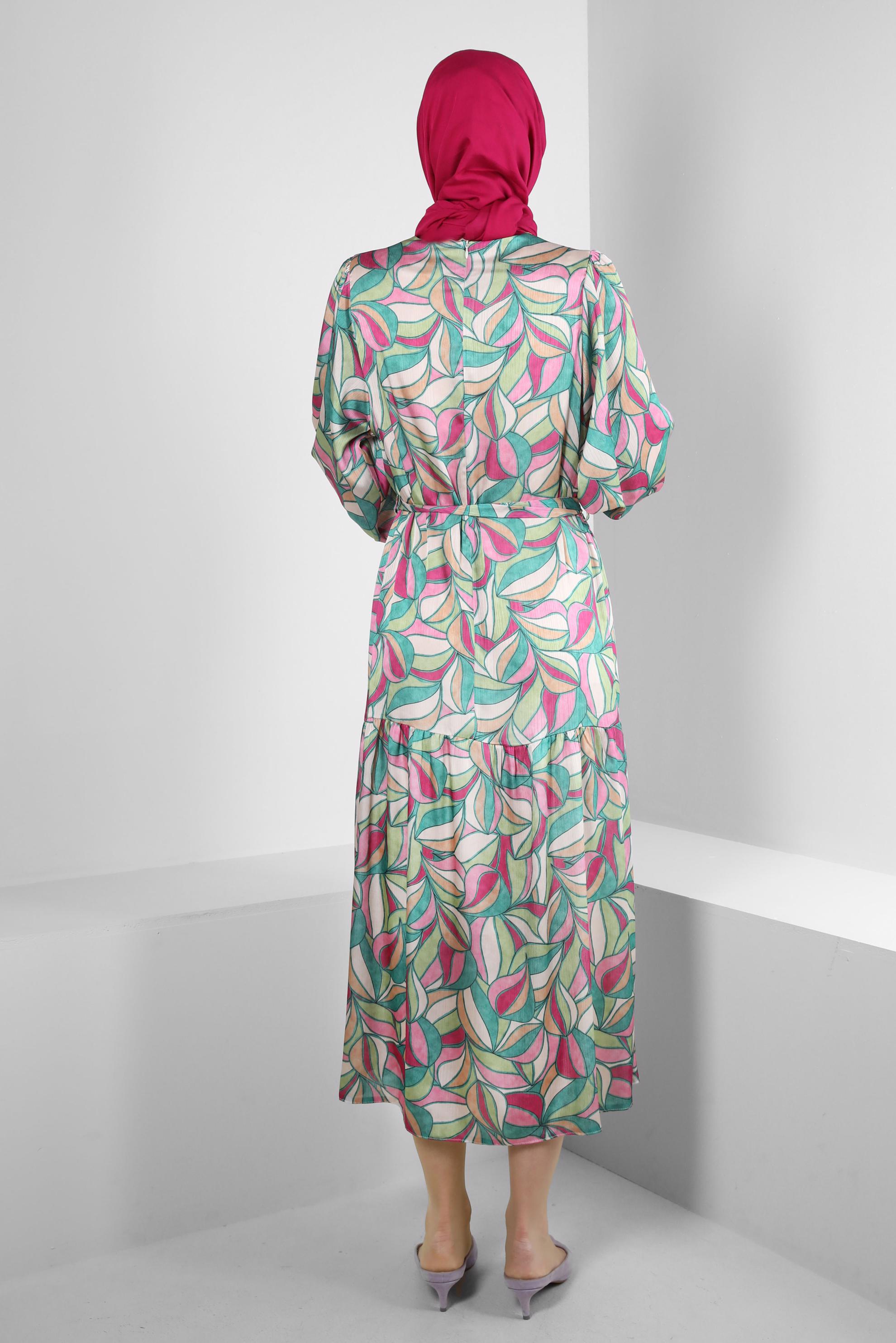 Tesettür giyim YEŞİL DESENLİ KUŞAKLI GENİŞ KOL ELBİSE 43660