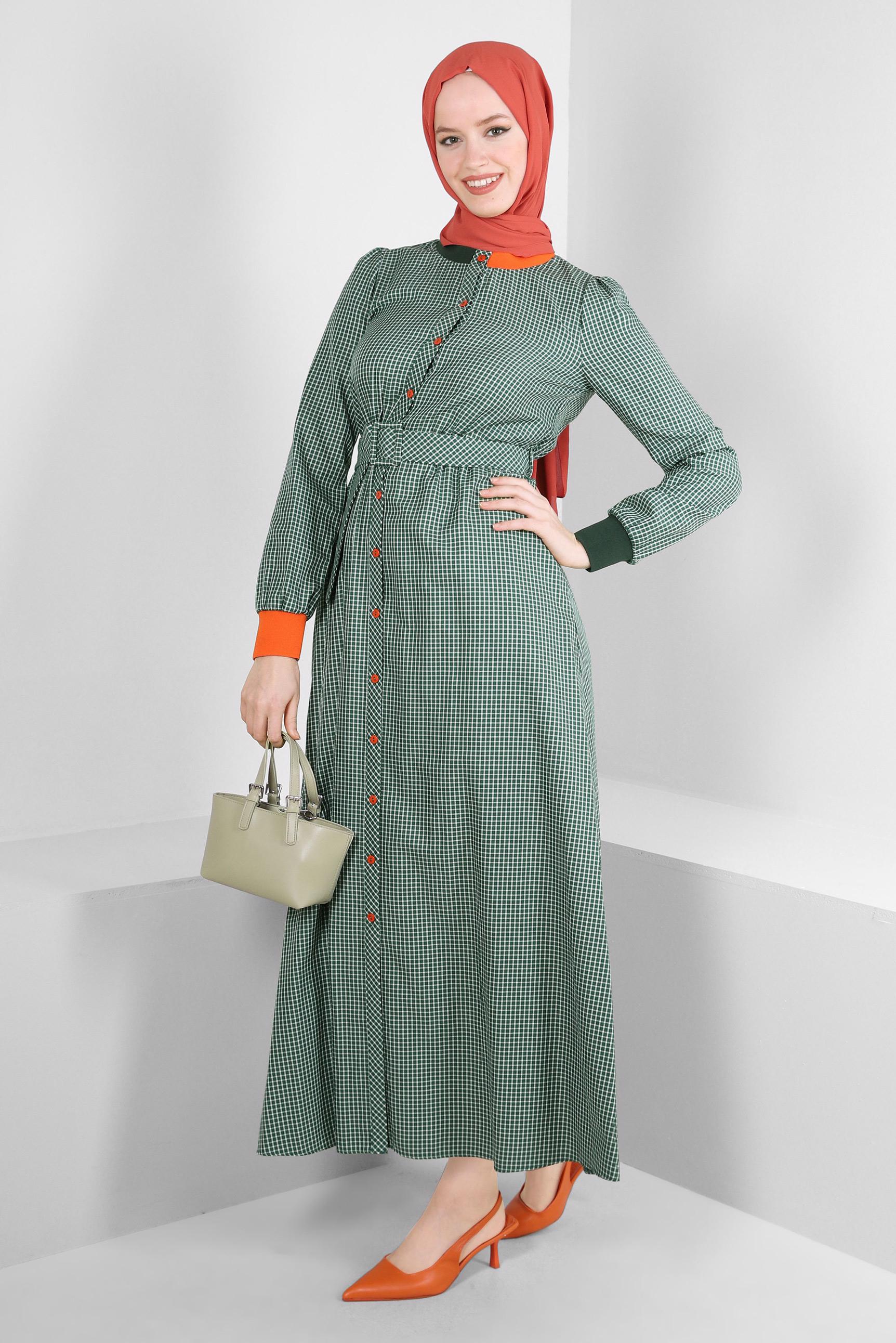 Tesettür giyim YEŞİL PÖTİKARE DESENLİ DÜĞMELİ KEMERLİ ELBİSE 43685