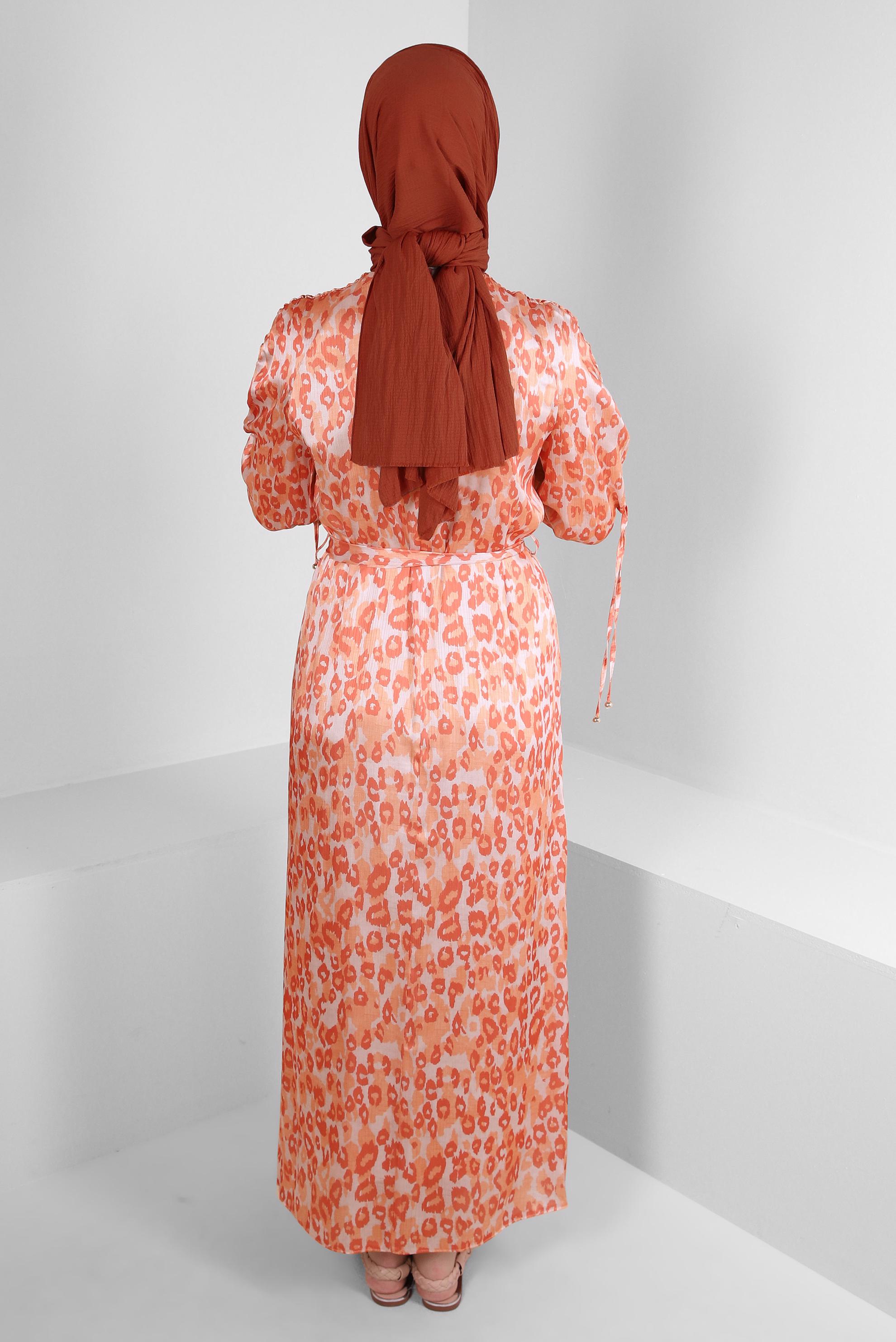 Tesettür giyim TURUNCU LEOPAR DESENLİ KUŞAKLI ELBİSE 43686