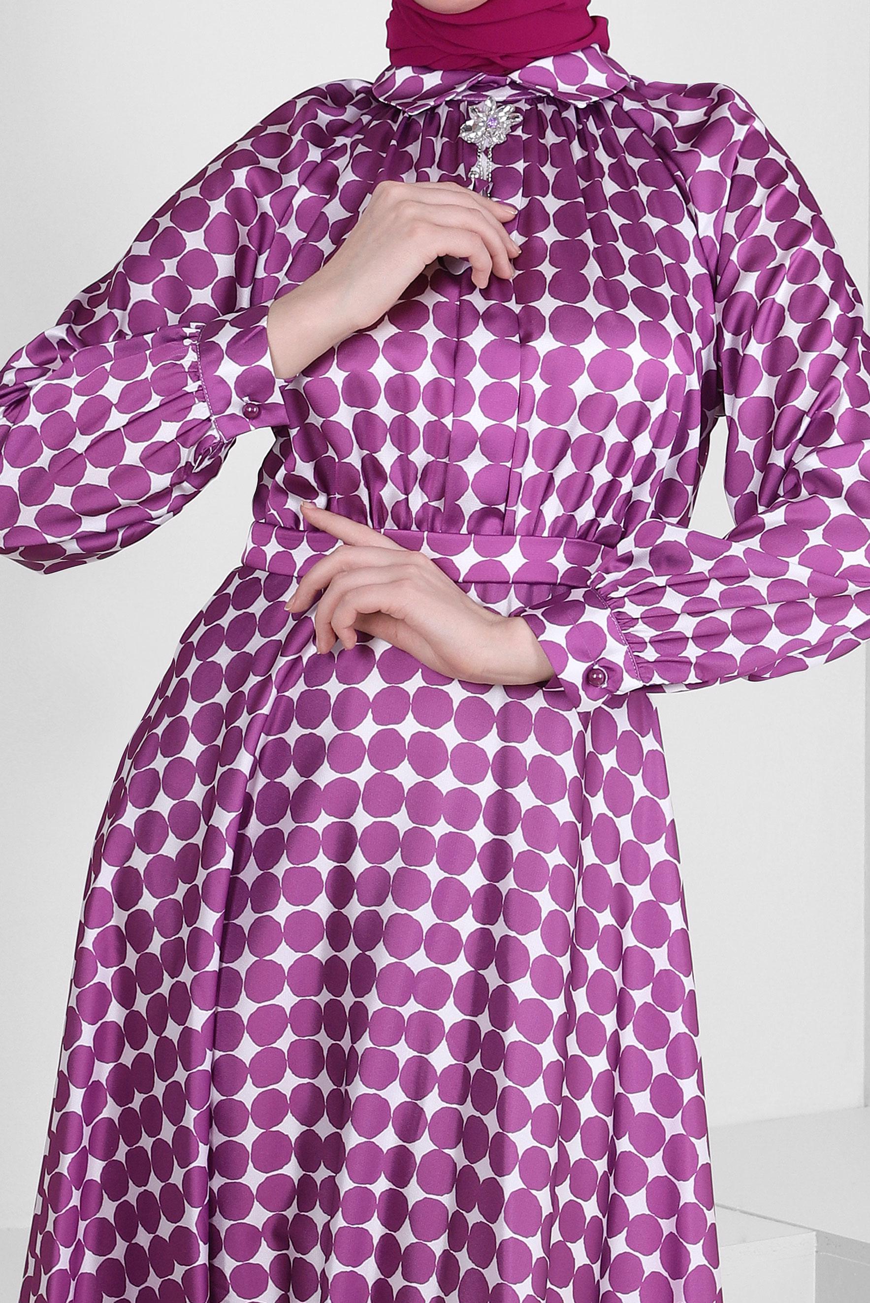 Tesettür giyim MOR GEOMETRİK DESENLİ KEMERLİ ELBİSE 43689