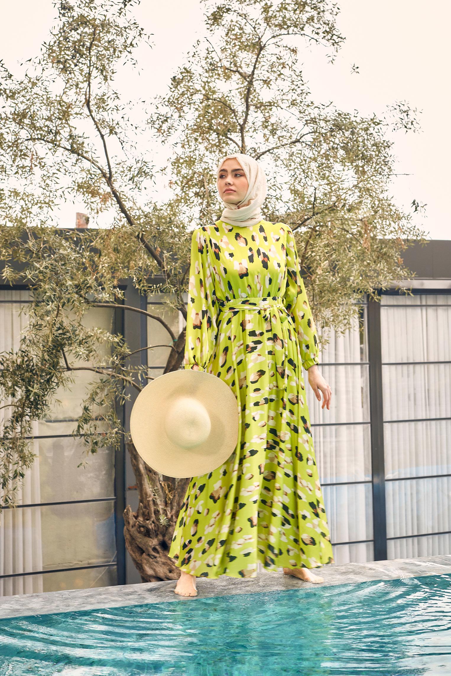 Tesettür giyim YEŞİL DESENLİ BELİ LASTİKLİ KUŞAKLI ELBİSE 43719