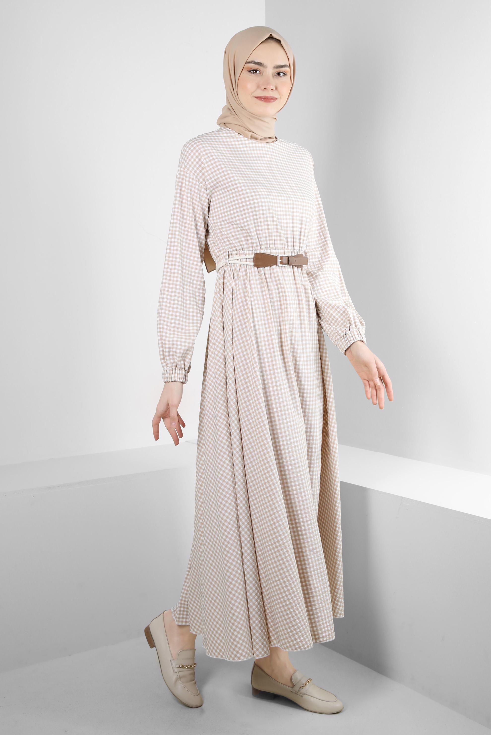 Tesettür giyim BEJ PÖTİKARE DESENLİ MANŞETLERİ LASTİKLİ ELBİSE 43721