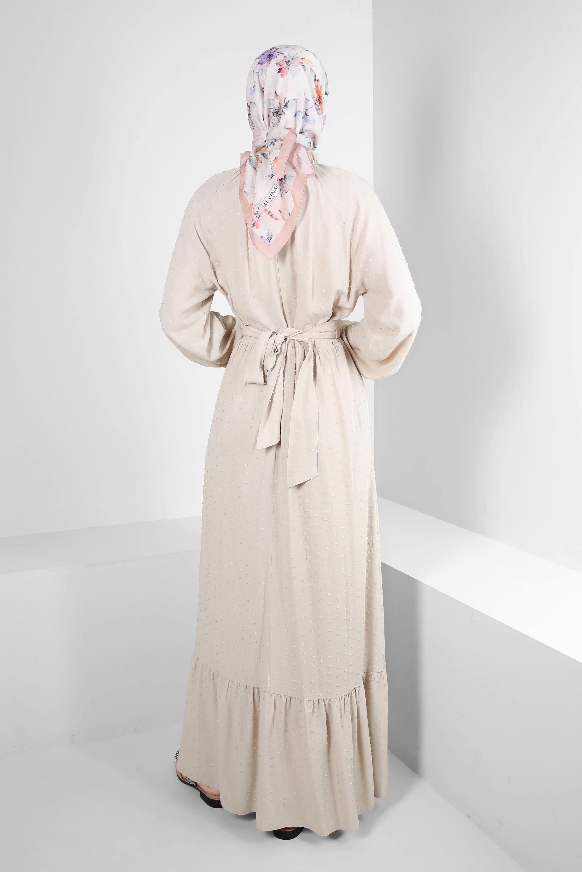 Tesettür giyim BEJ ROBALI BAĞLAMA DETAYLI ELBİSE 43744 