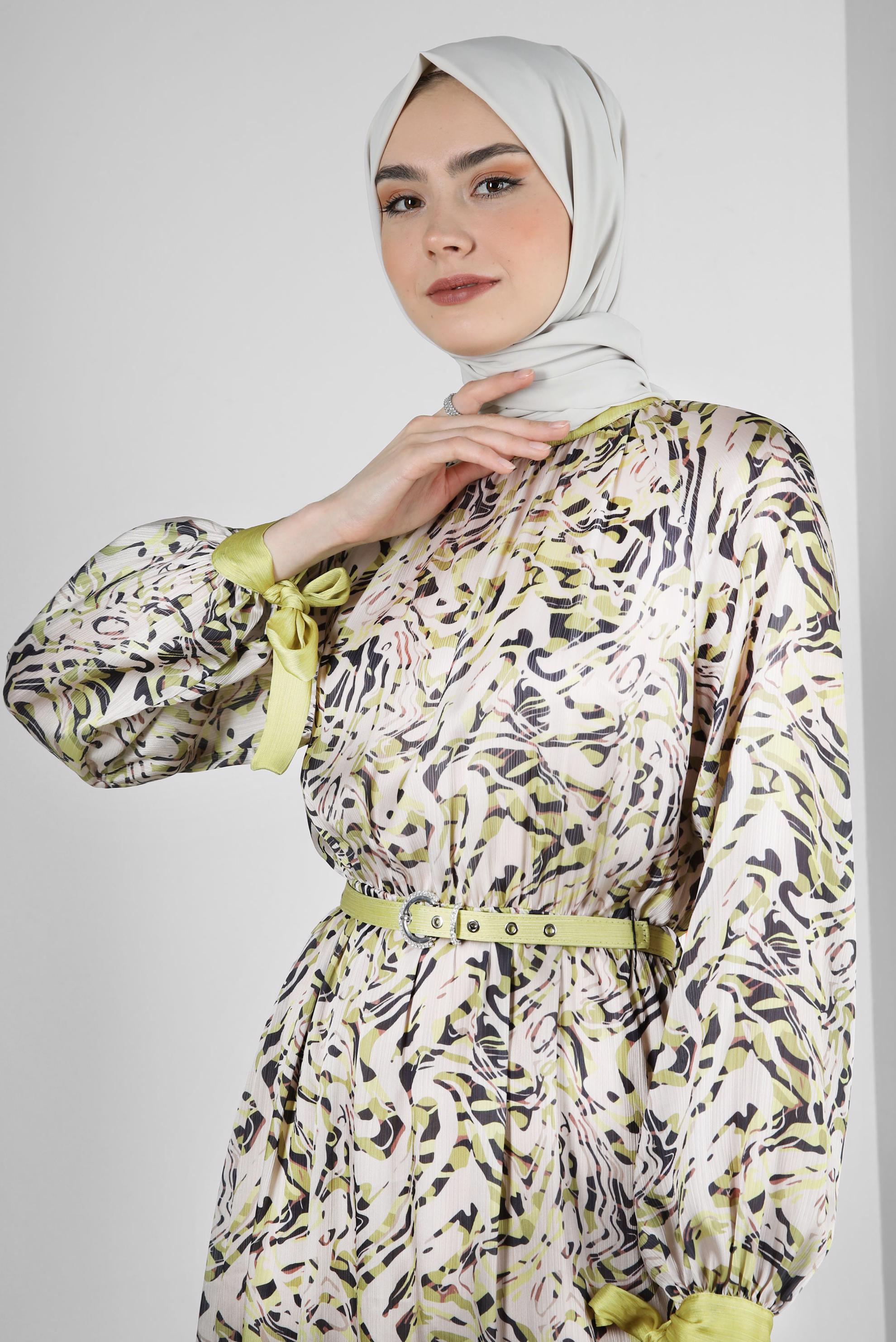 Tesettür giyim YEŞİL DESENLİ MANŞETLERİ BAĞLAMALI KEMERLİ ELBİSE 43747