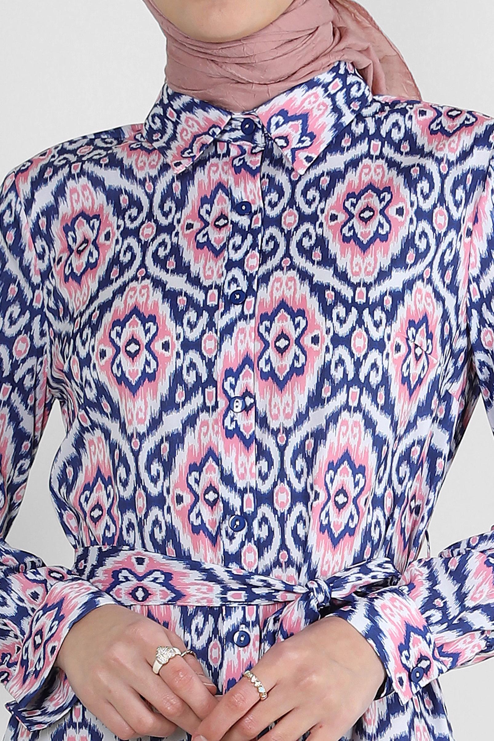 Tesettür giyim LACİVERT ETNİK DESENLİ KUŞAKLI DÜĞMELİ ELBİSE 43749