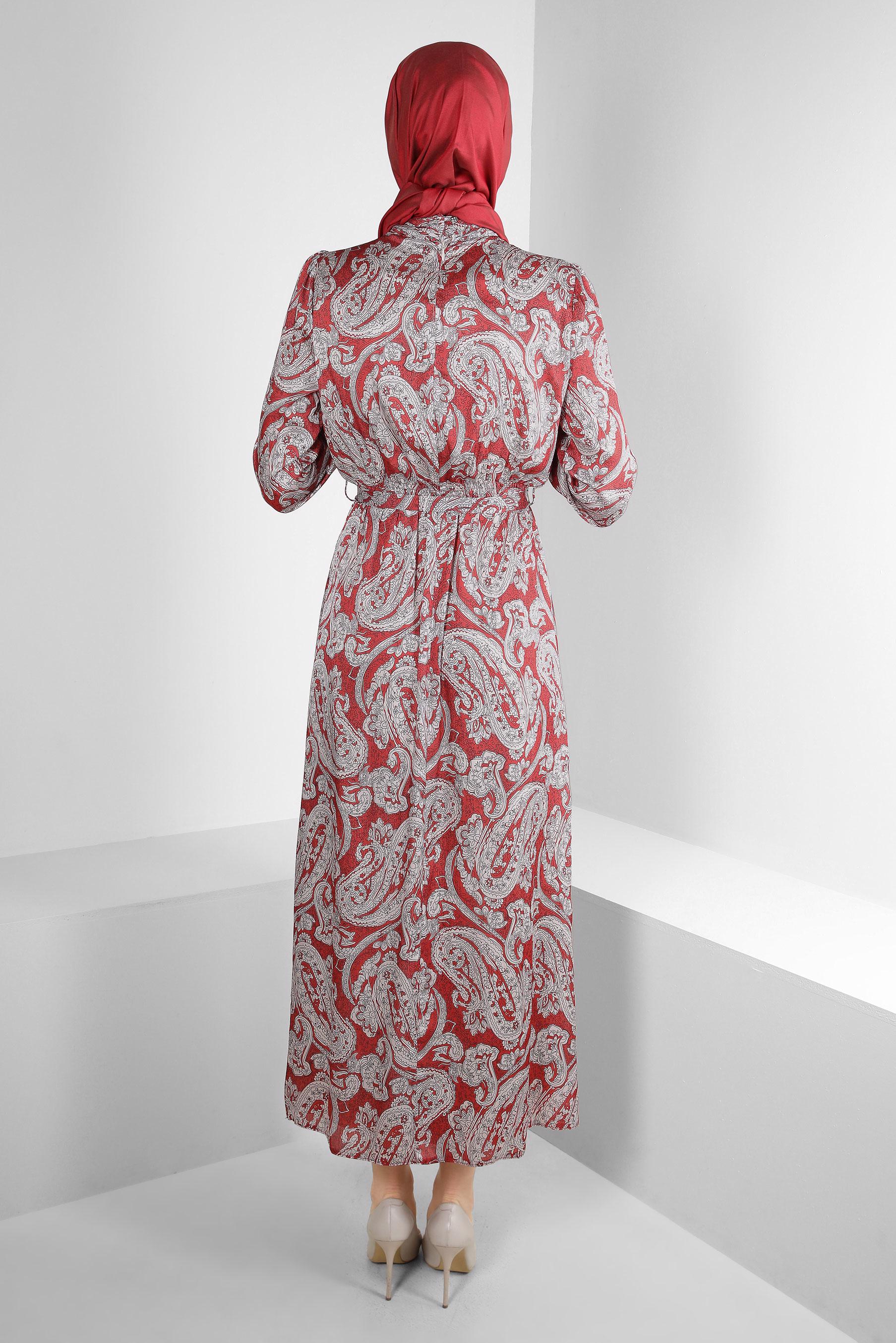 Tesettür giyim KIRMIZI ETNİK DESENLİ KUŞAKLI ELBİSE 43753	