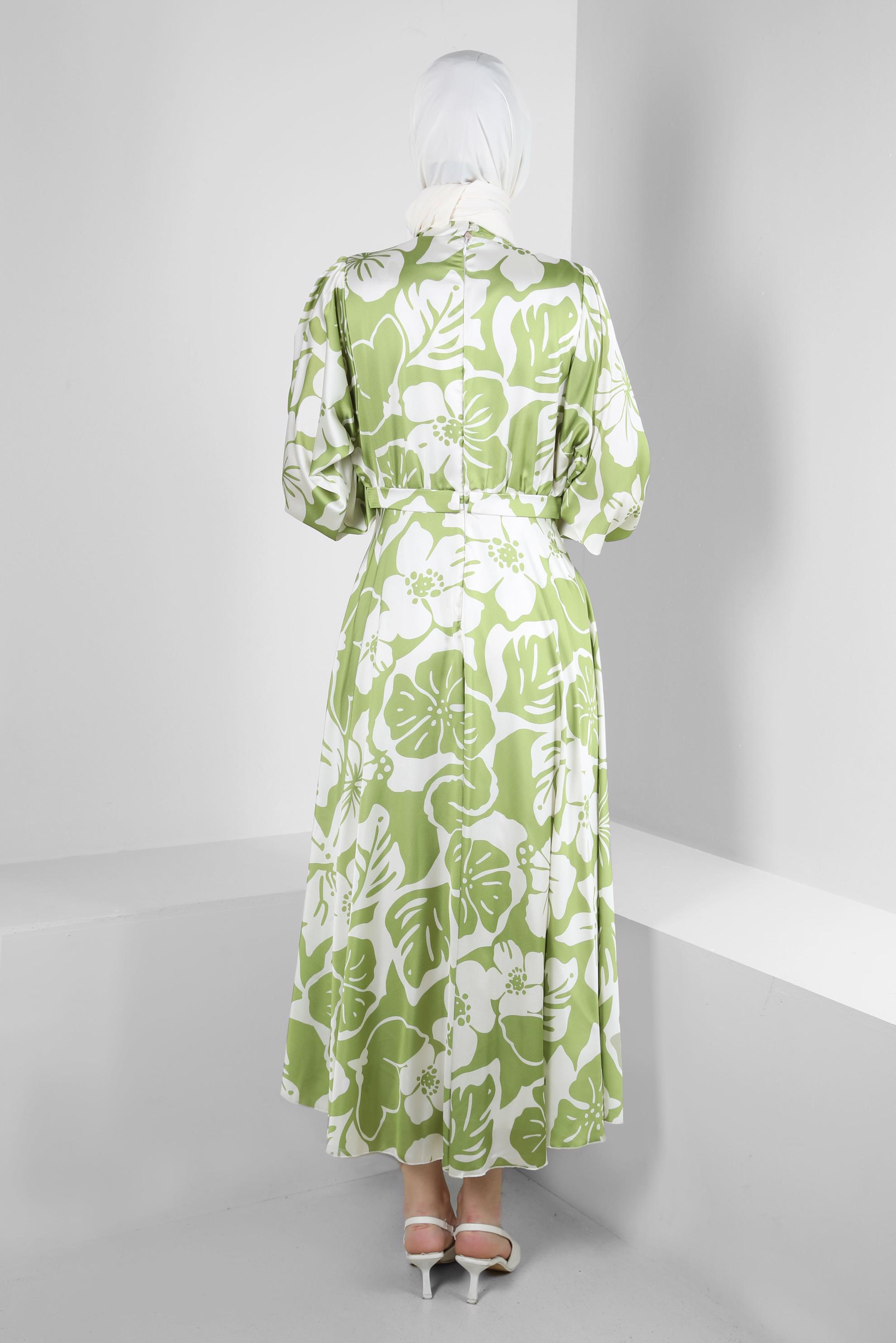 Tesettür giyim YEŞİL ÇİÇEK DESENLİ YAKASI BAĞLAMALI SATEN ELBİSE 43769