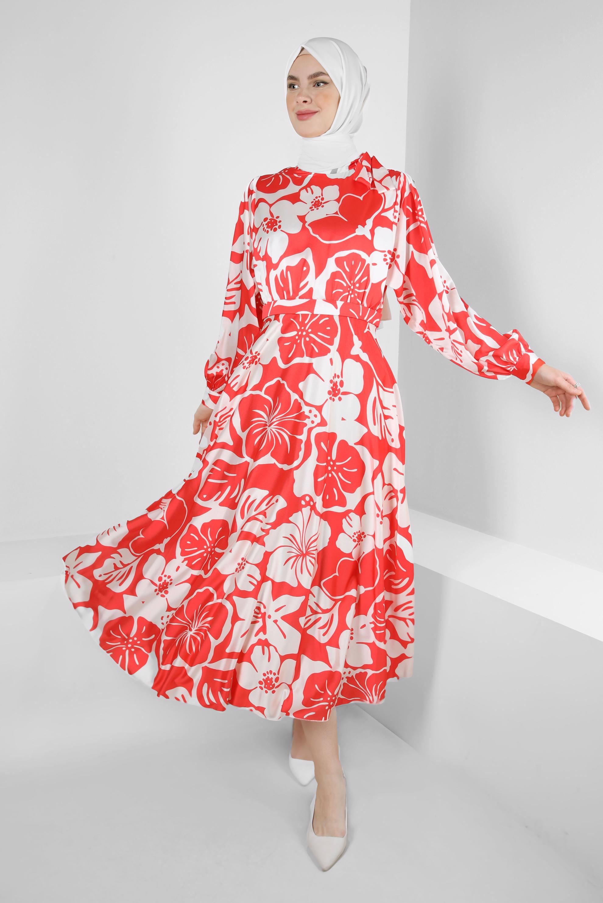 Tesettür giyim MERCAN ÇİÇEK DESENLİ YAKASI BAĞLAMALI SATEN ELBİSE 43769