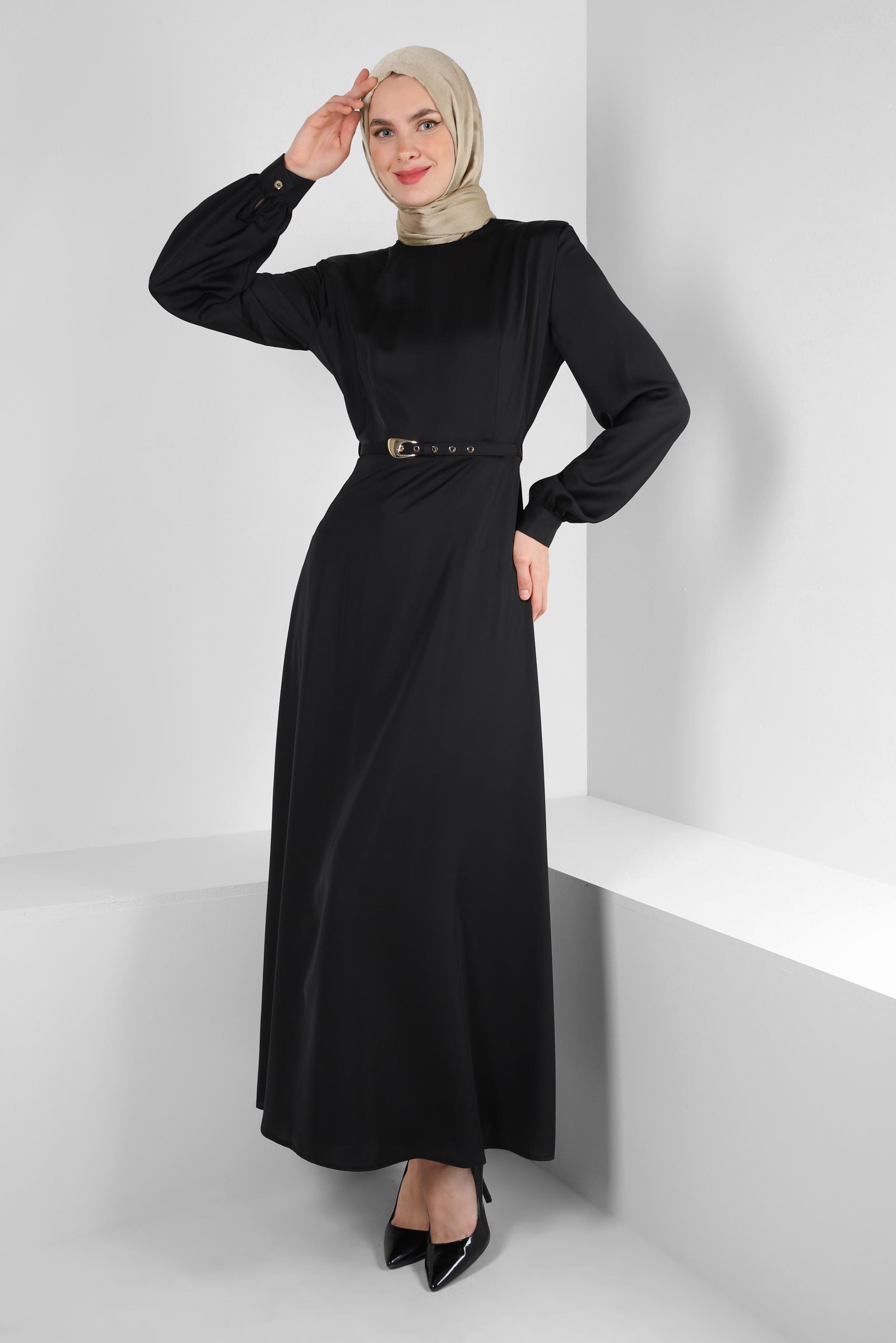 Tesettür giyim SİYAH BİSİKLET YAKA KEMERLİ DÜZ ELBİSE 43780