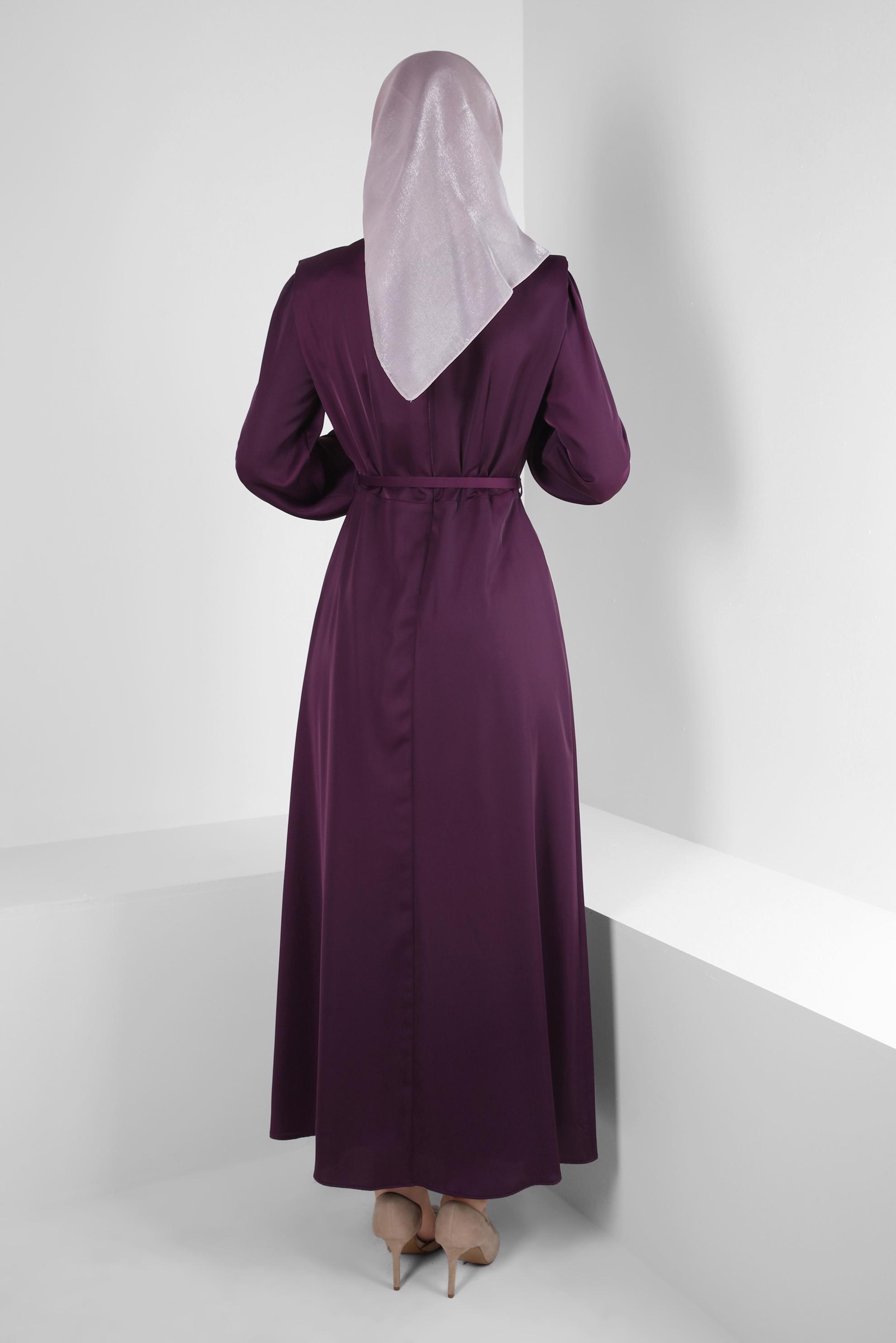 Tesettür giyim MOR BİSİKLET YAKA KEMERLİ DÜZ ELBİSE 43780