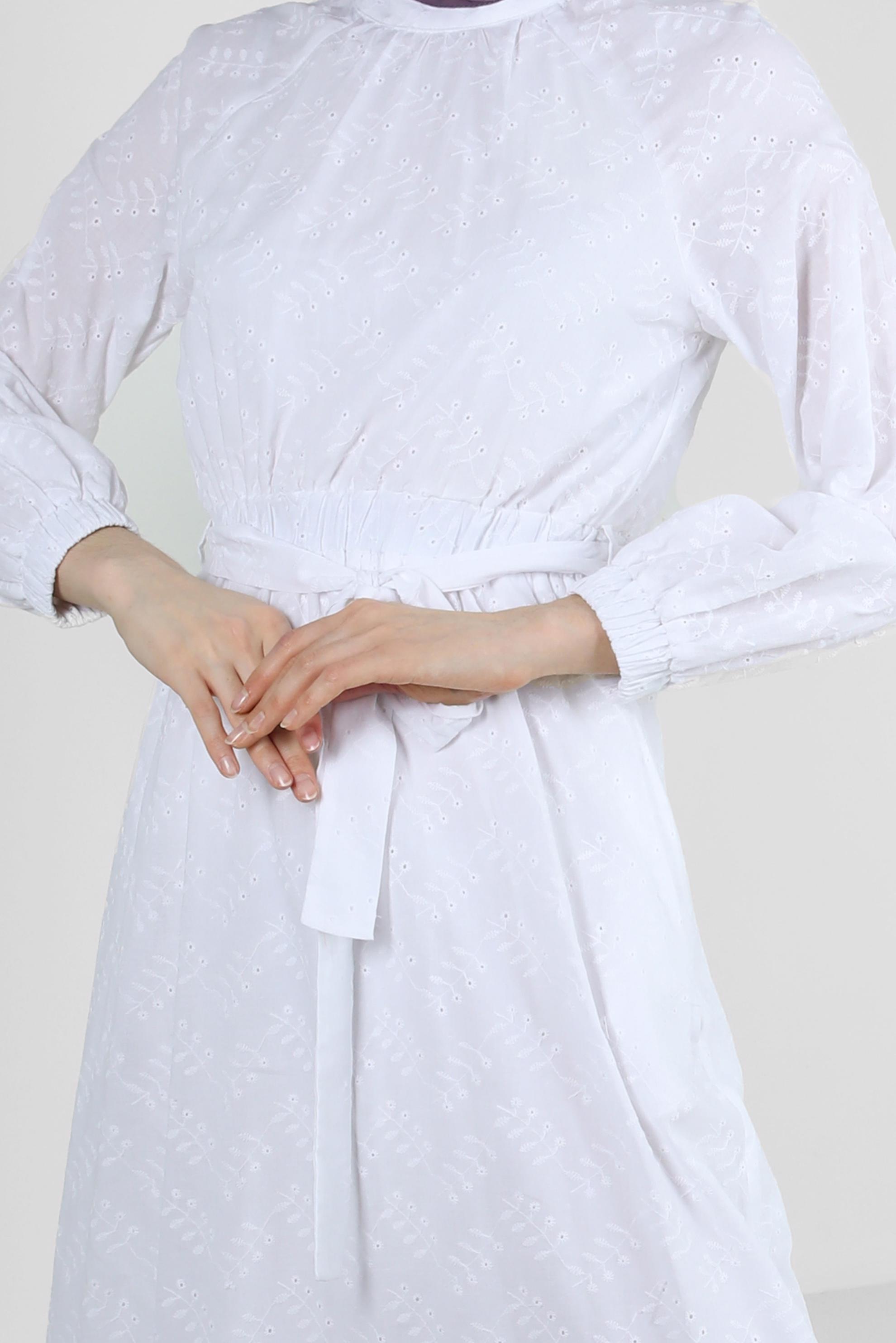 Tesettür giyim BEYAZ BELİ BÜZGÜLÜ KUŞAKLI ELBİSE 43821