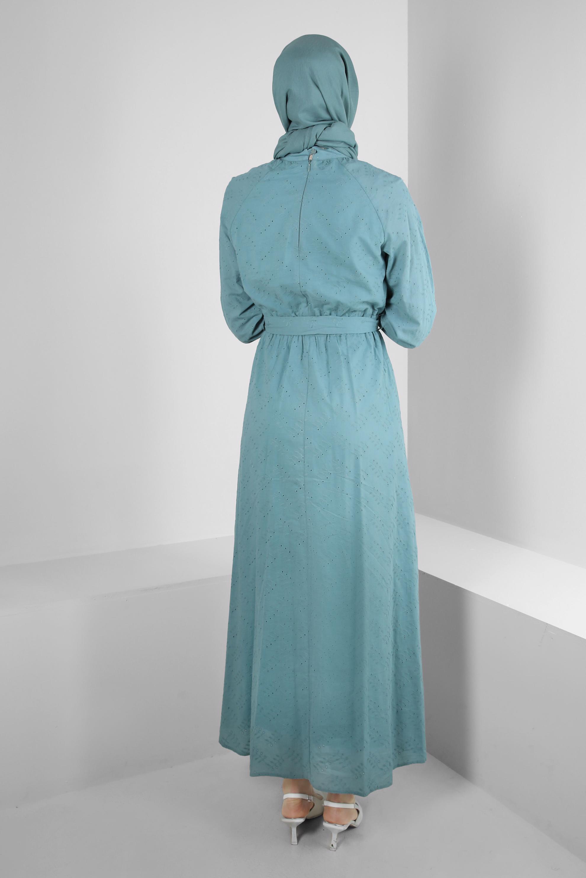 Tesettür giyim MAVİ BELİ BÜZGÜLÜ KUŞAKLI ELBİSE 43821