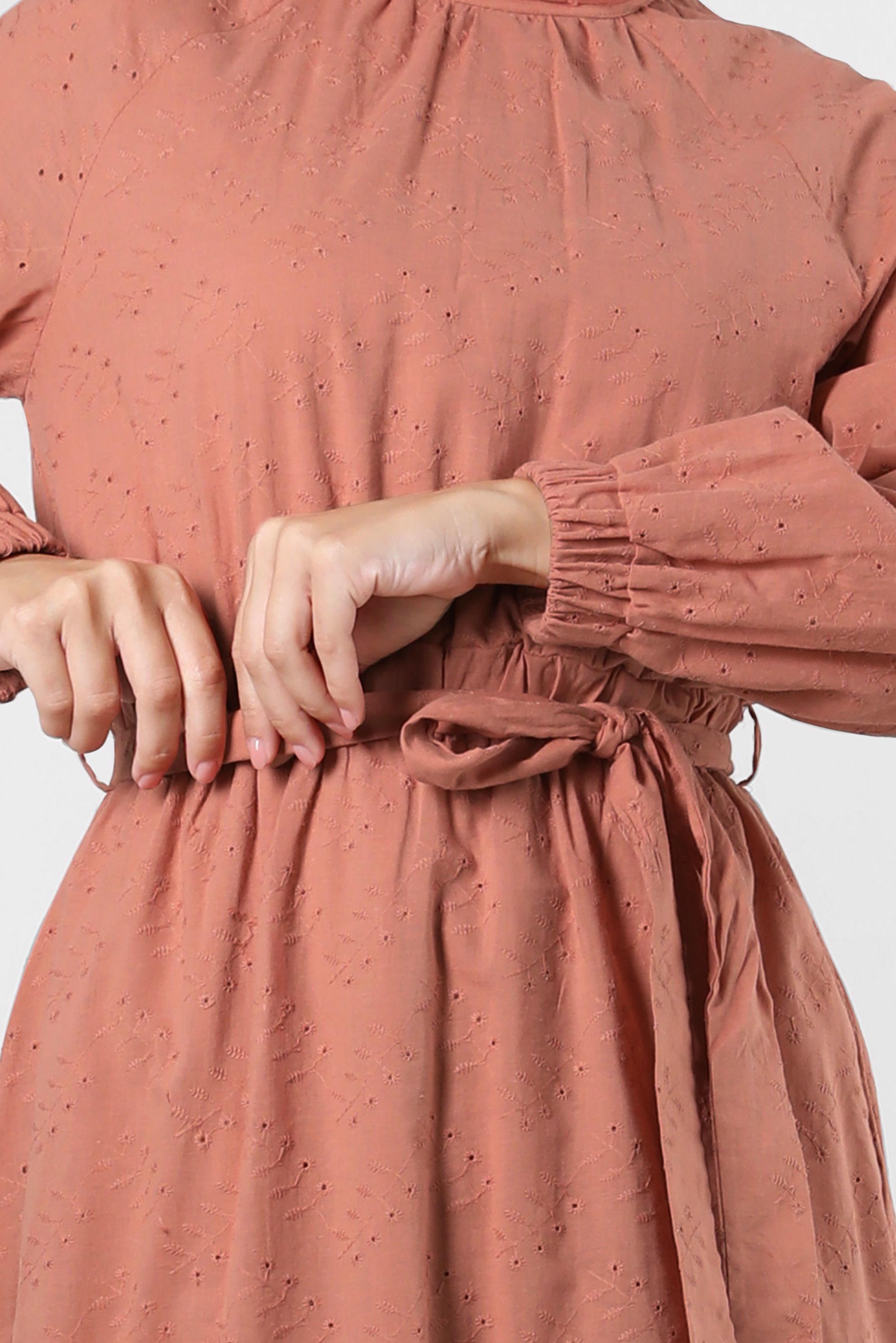 Tesettür giyim PEMBE BELİ BÜZGÜLÜ KUŞAKLI ELBİSE 43821