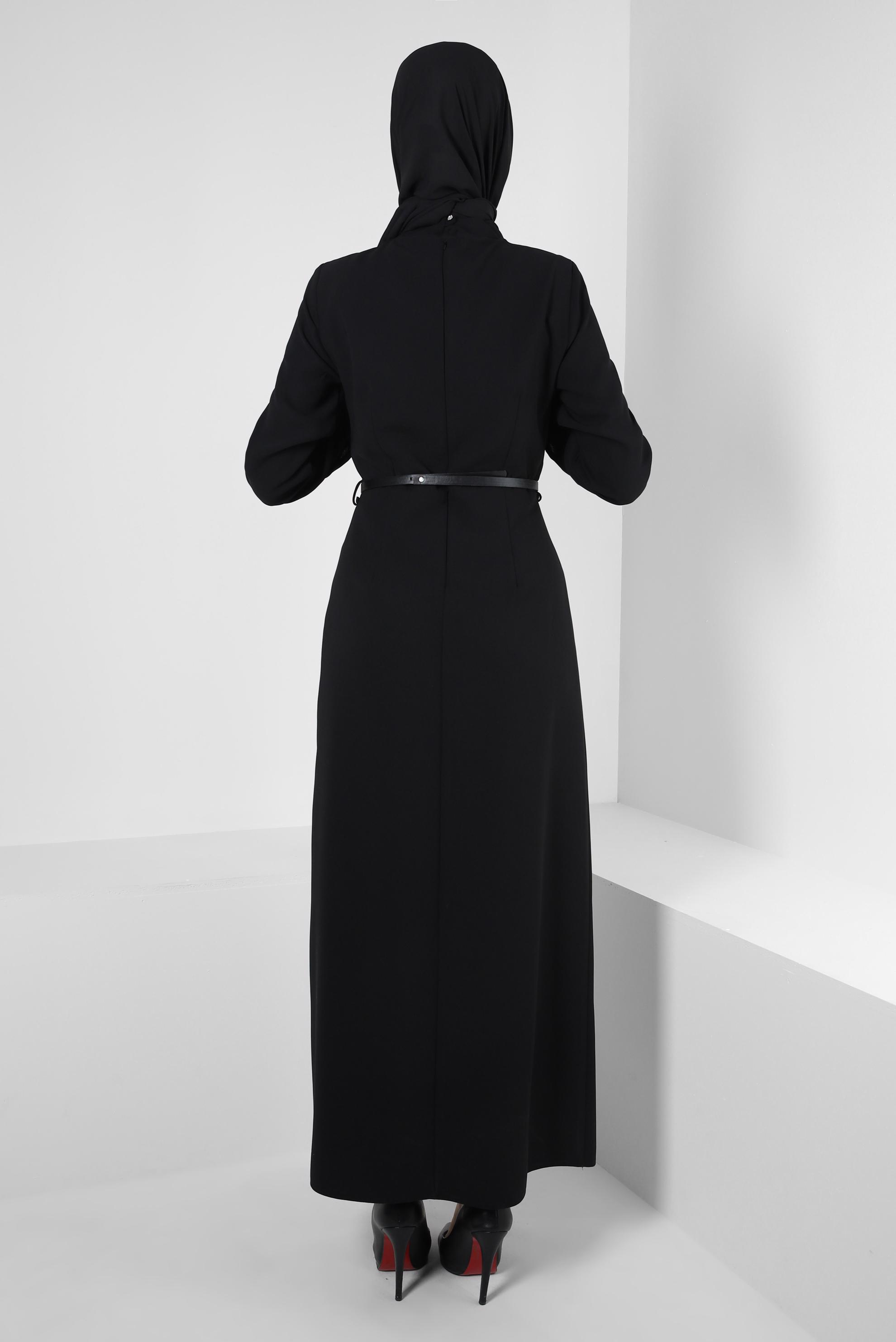 Tesettür giyim SİYAH KEMERLİ TAŞ DETAYLI DÜZ KESİM ELBİSE 43901