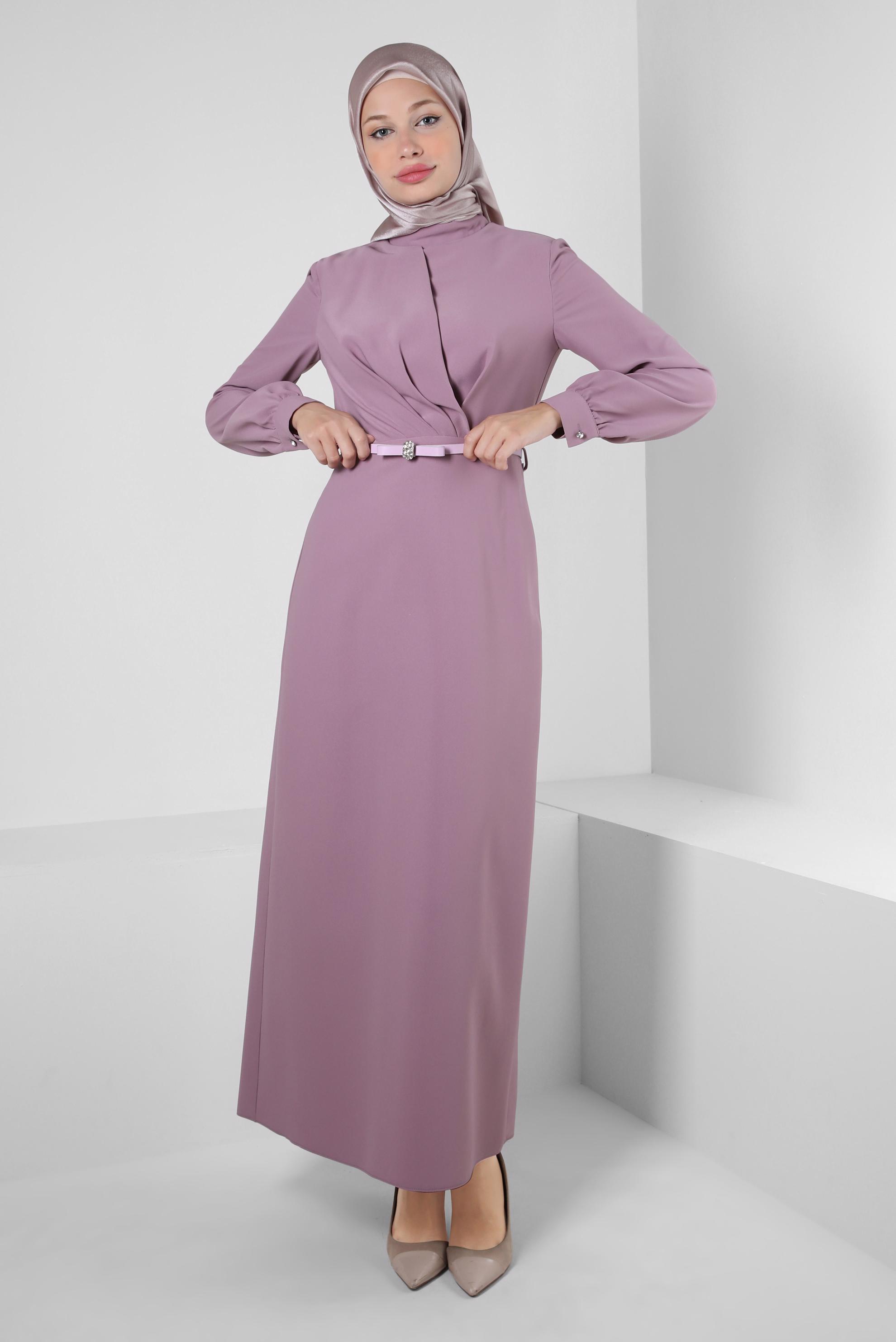 Tesettür giyim MÜRDÜM KEMERLİ TAŞ DETAYLI DÜZ KESİM ELBİSE 43901