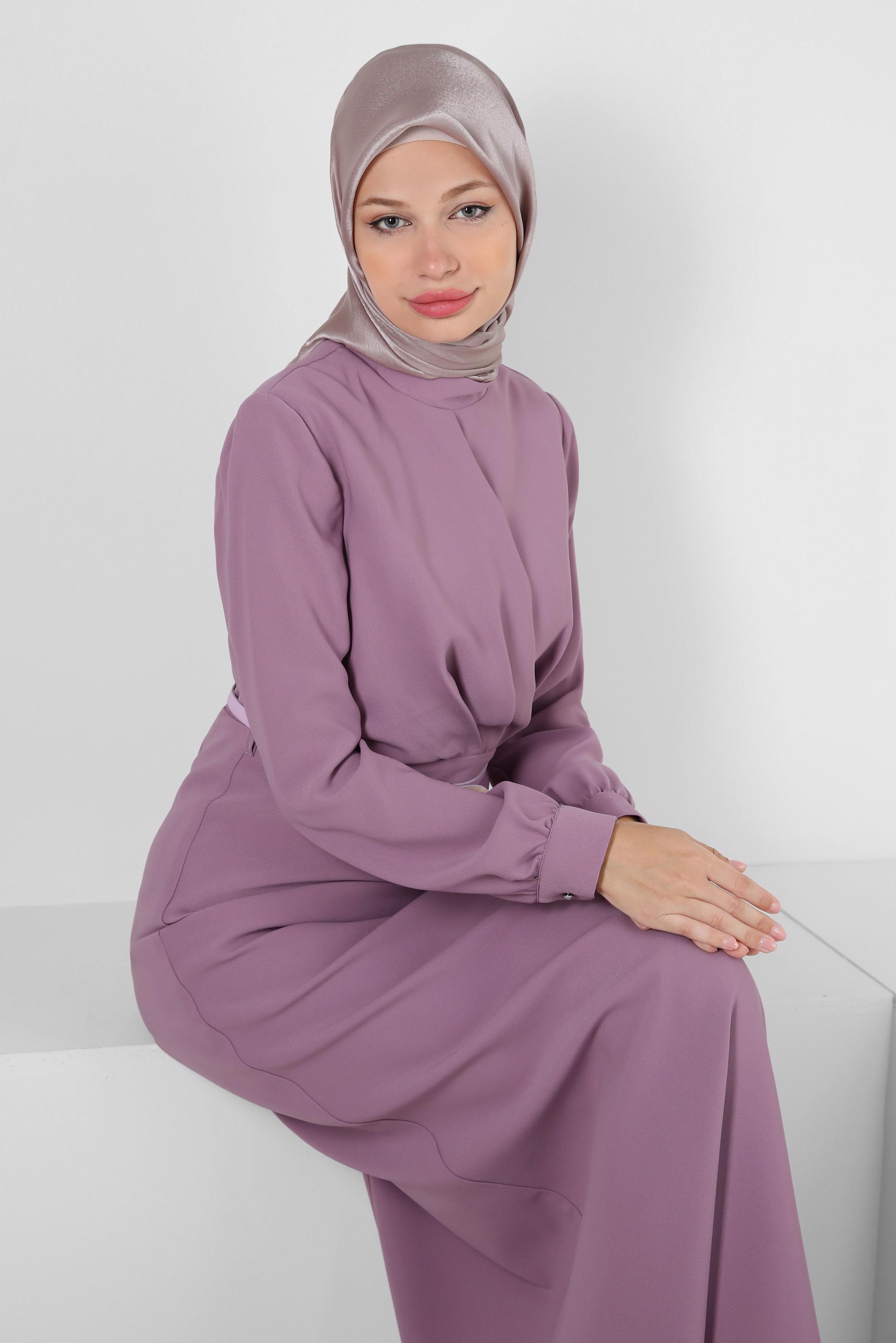 Tesettür giyim MÜRDÜM KEMERLİ TAŞ DETAYLI DÜZ KESİM ELBİSE 43901