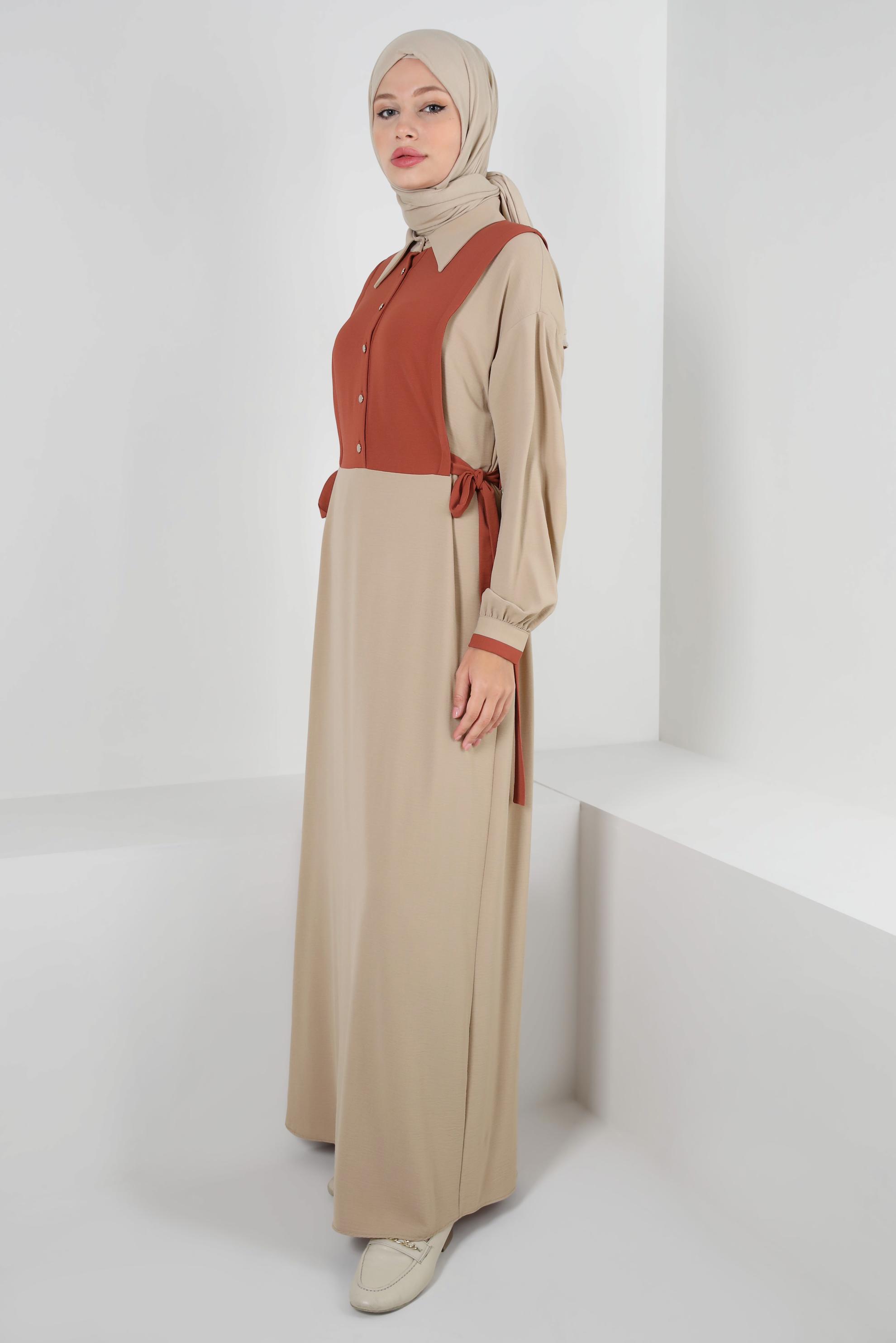 Tesettür giyim KAHVE YANI BAĞLAMA DETAYLI İKİ RENKLİ ELBİSE 43936