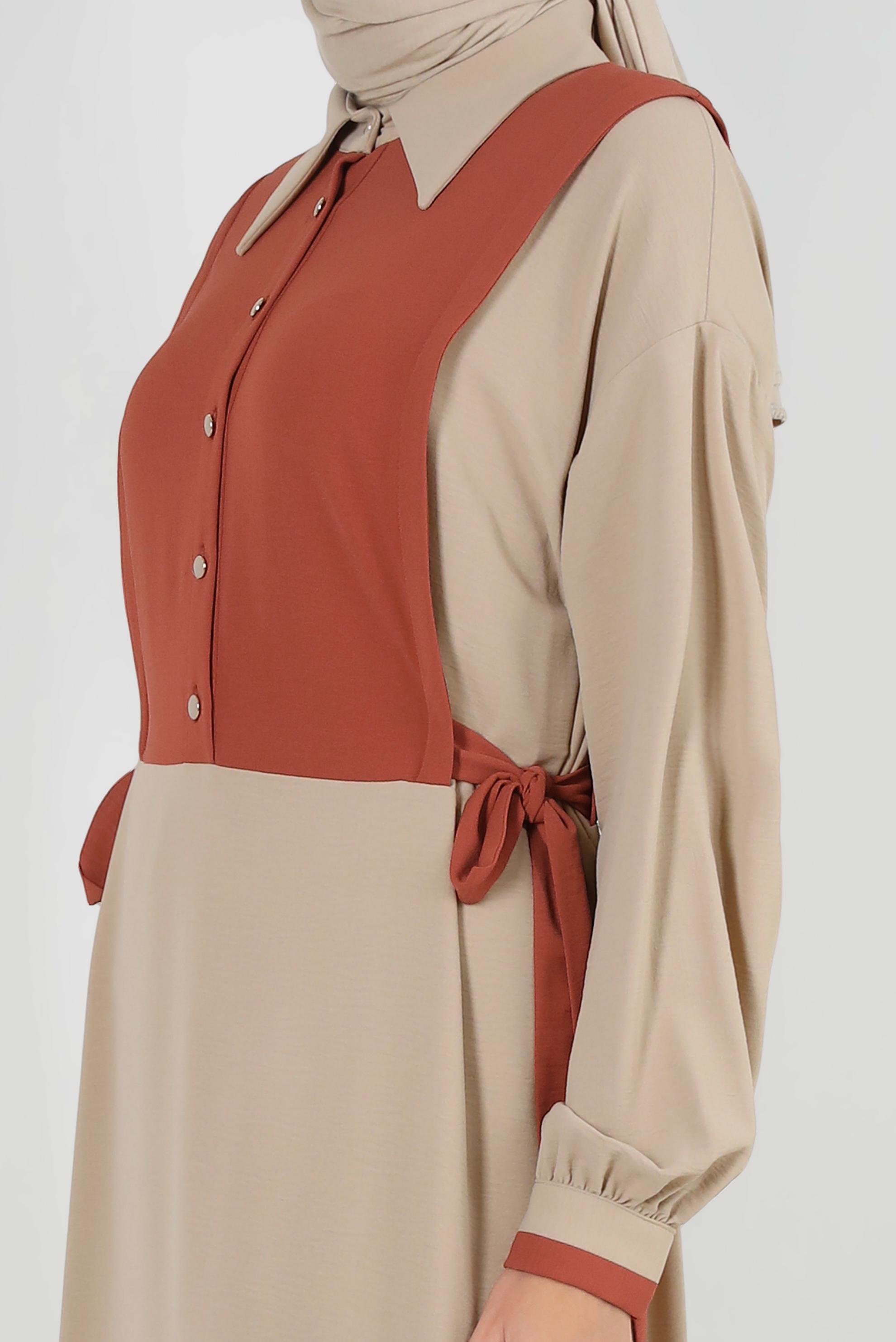 Tesettür giyim KAHVE YANI BAĞLAMA DETAYLI İKİ RENKLİ ELBİSE 43936