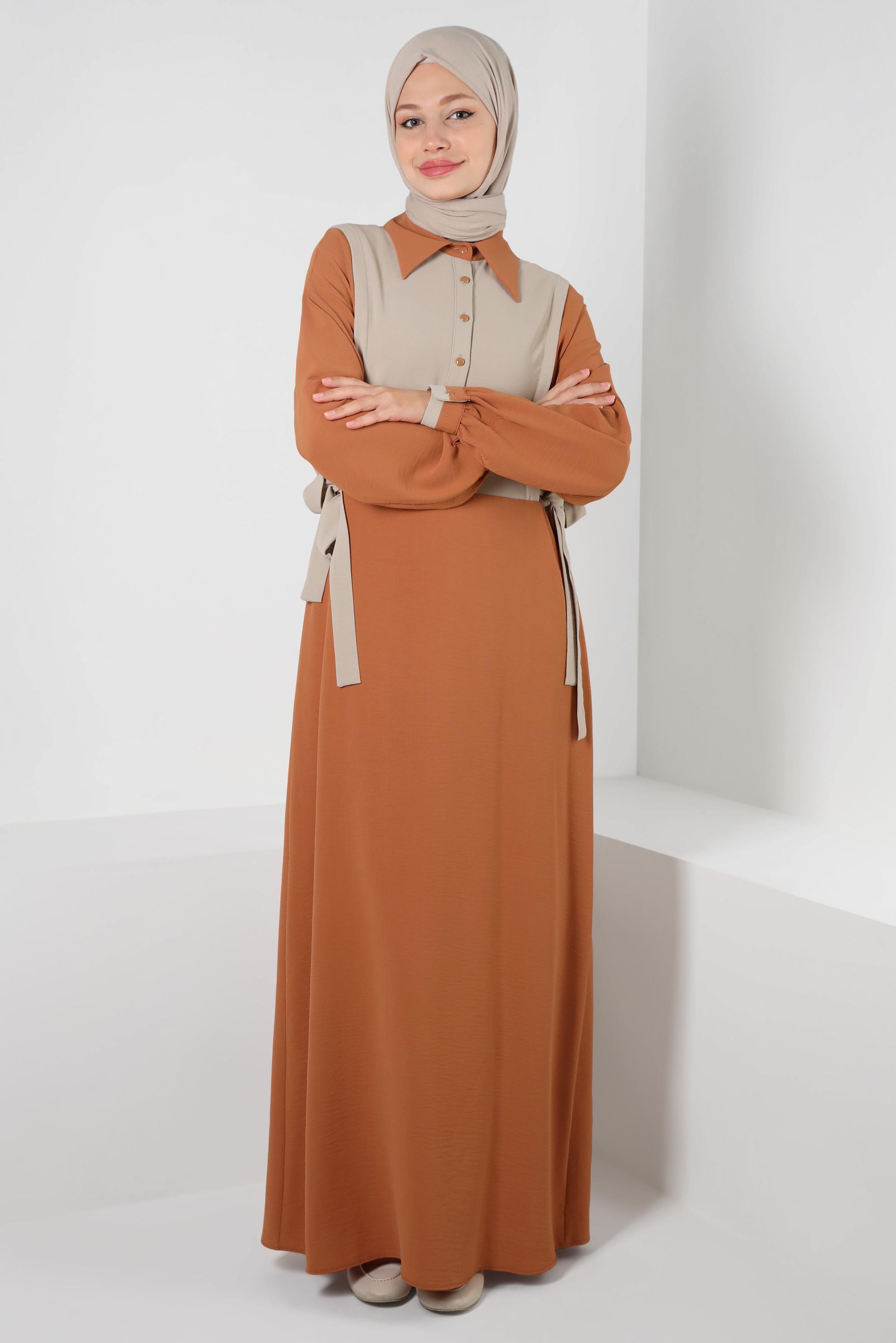 Tesettür giyim KAHVE YANI BAĞLAMA DETAYLI İKİ RENKLİ ELBİSE 43936