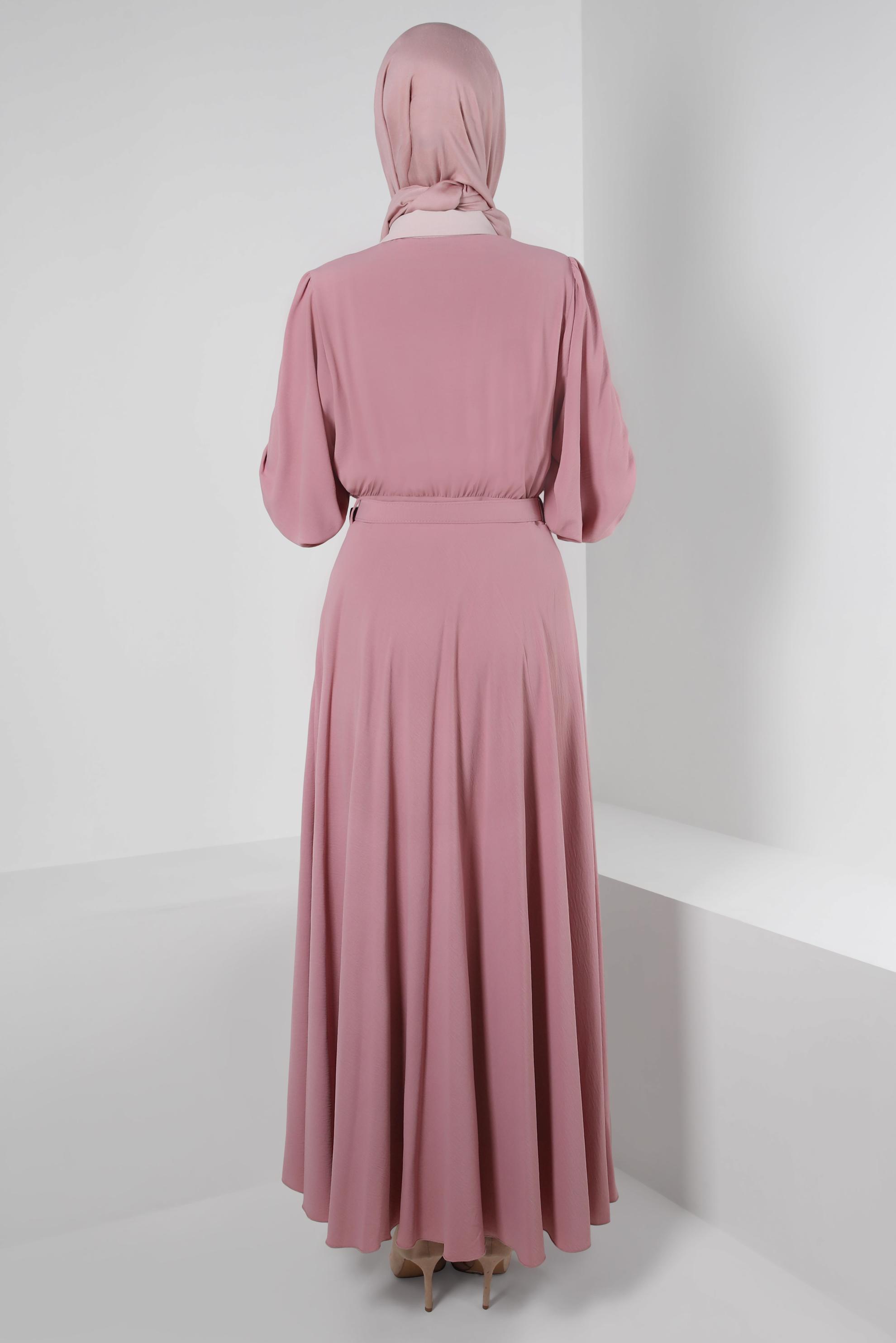 Tesettür giyim PUDRA YAKA DETAYLI DÜĞMELİ KEMERLİ ELBİSE 43937