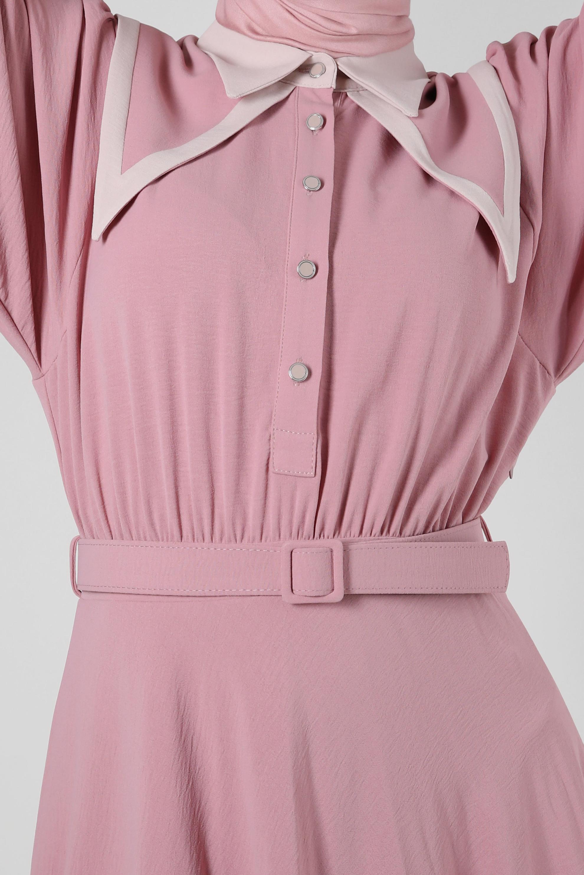 Tesettür giyim PUDRA YAKA DETAYLI DÜĞMELİ KEMERLİ ELBİSE 43937