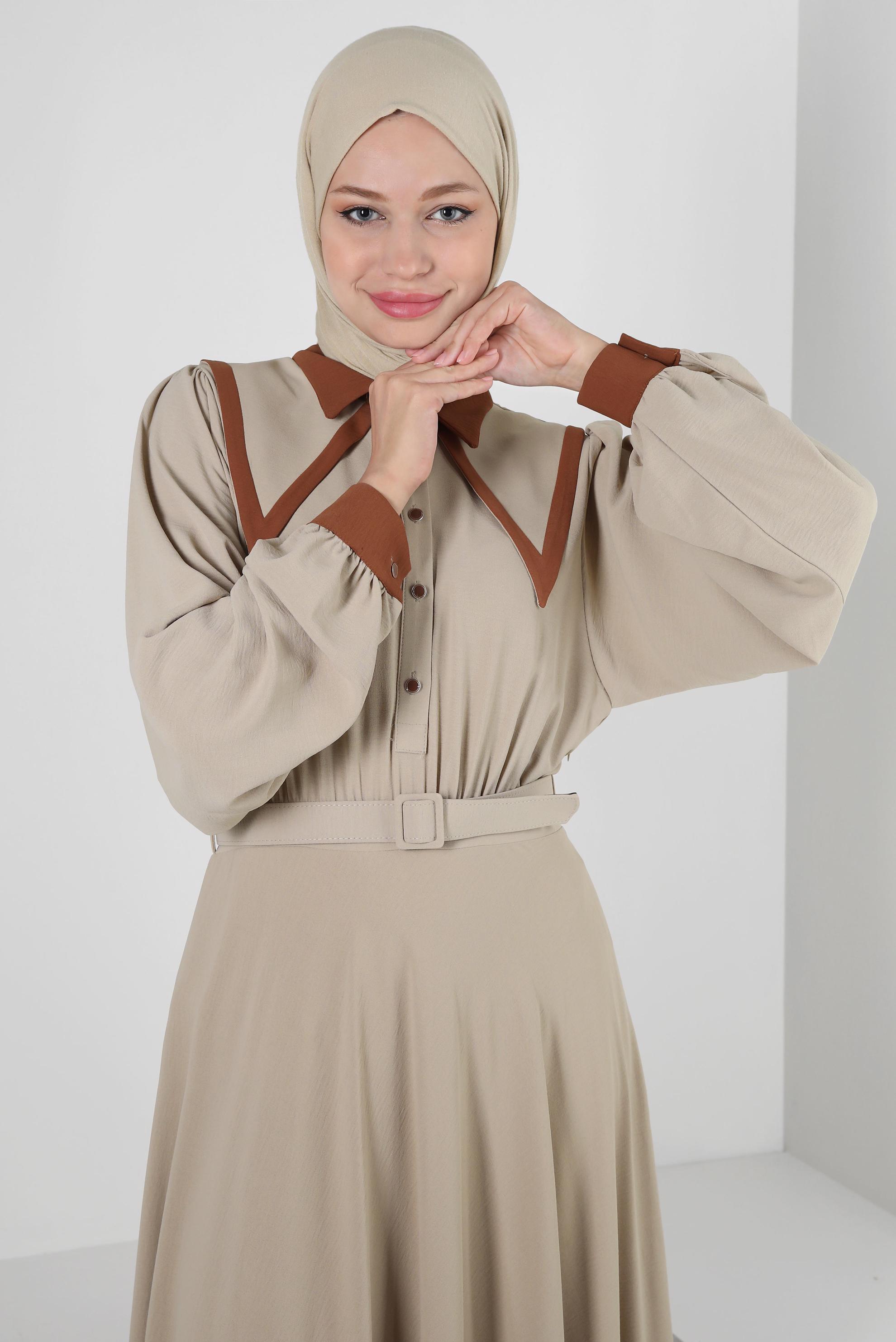 Tesettür giyim KUM YAKA DETAYLI DÜĞMELİ KEMERLİ ELBİSE 43937