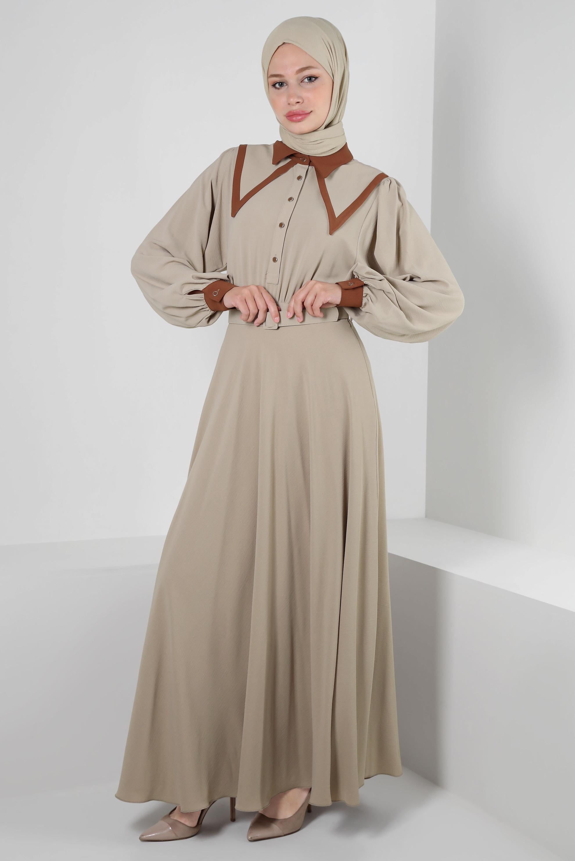 Tesettür giyim KUM YAKA DETAYLI DÜĞMELİ KEMERLİ ELBİSE 43937