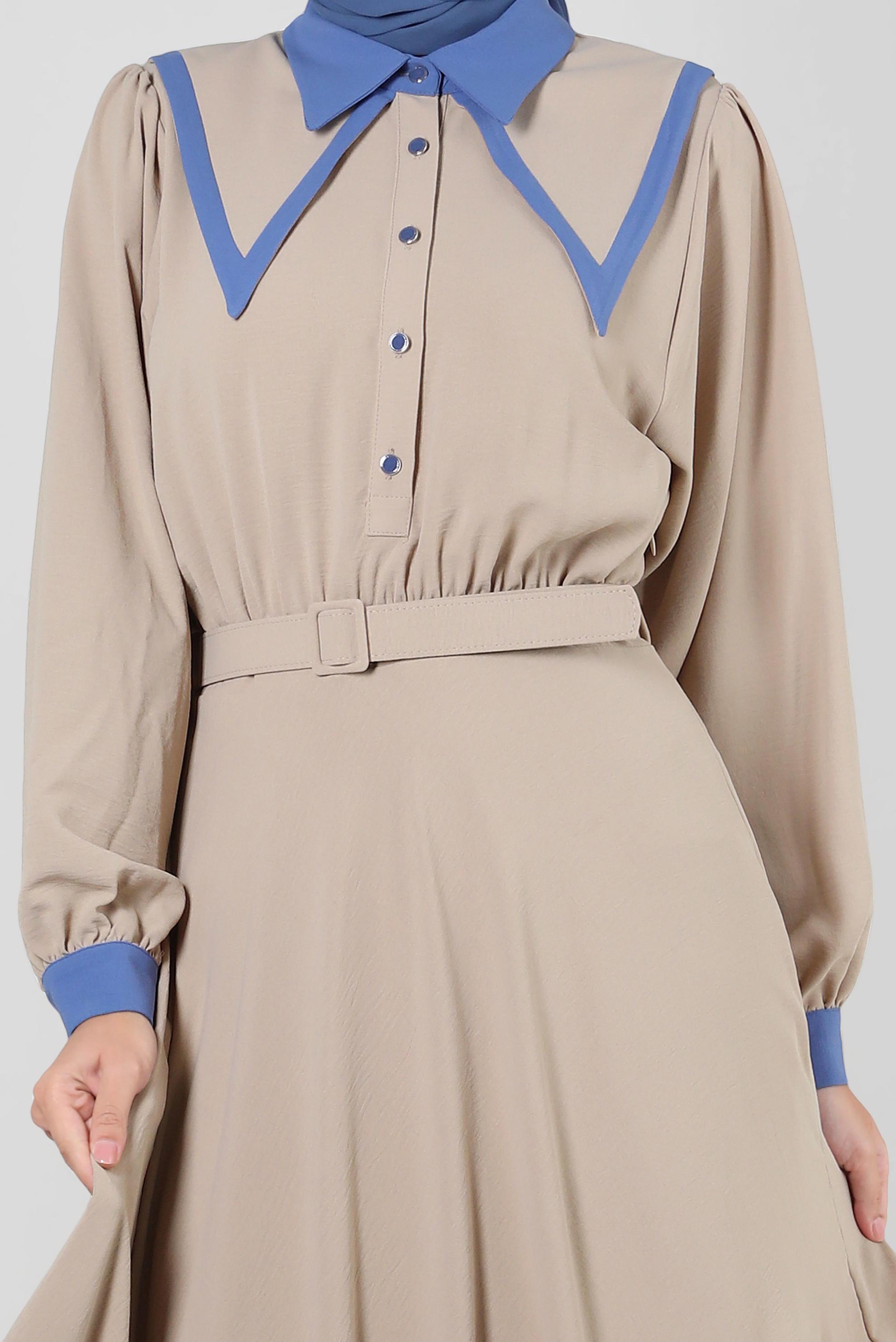 Tesettür giyim KUM YAKA DETAYLI DÜĞMELİ KEMERLİ ELBİSE 43937