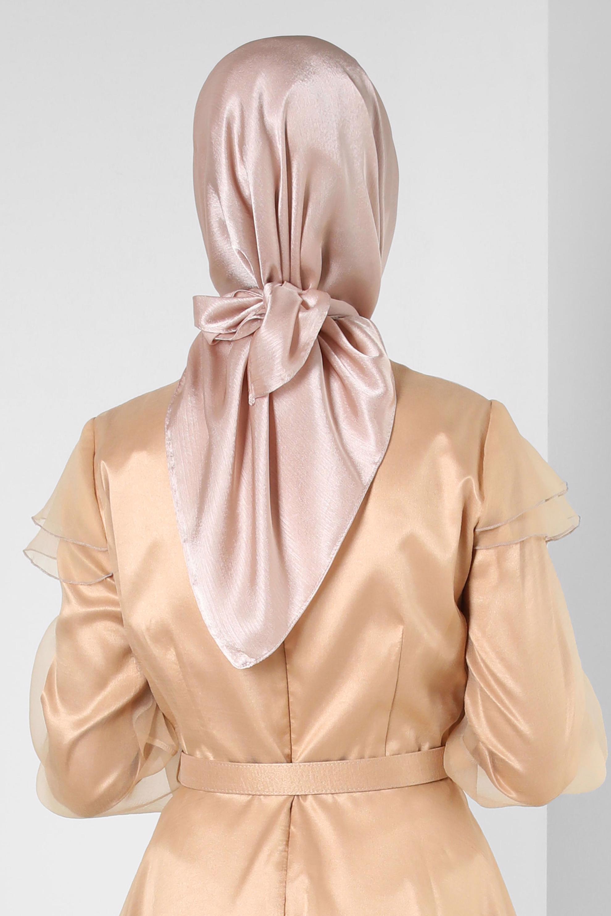 Tesettür giyim BEJ ALVİNA JANJANLI EŞARP 8255