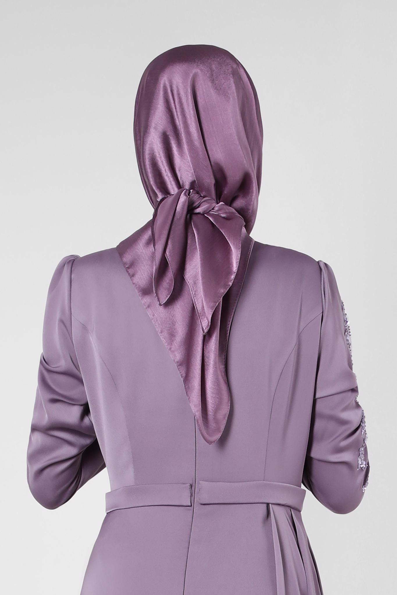 Tesettür giyim MOR ALVİNA JANJANLI EŞARP 8255