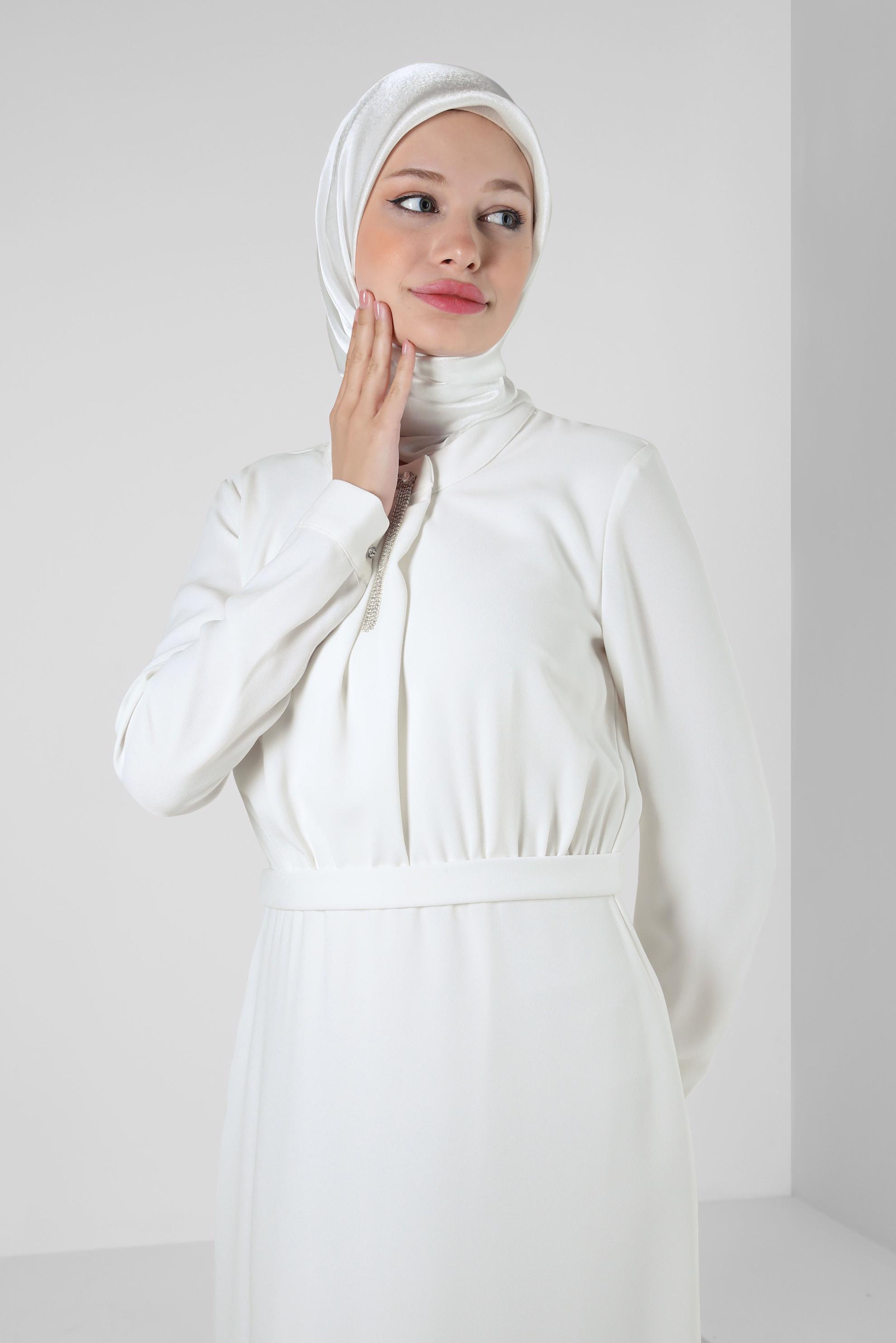 Tesettür giyim EKRU ALVİNA JANJANLI EŞARP 8255