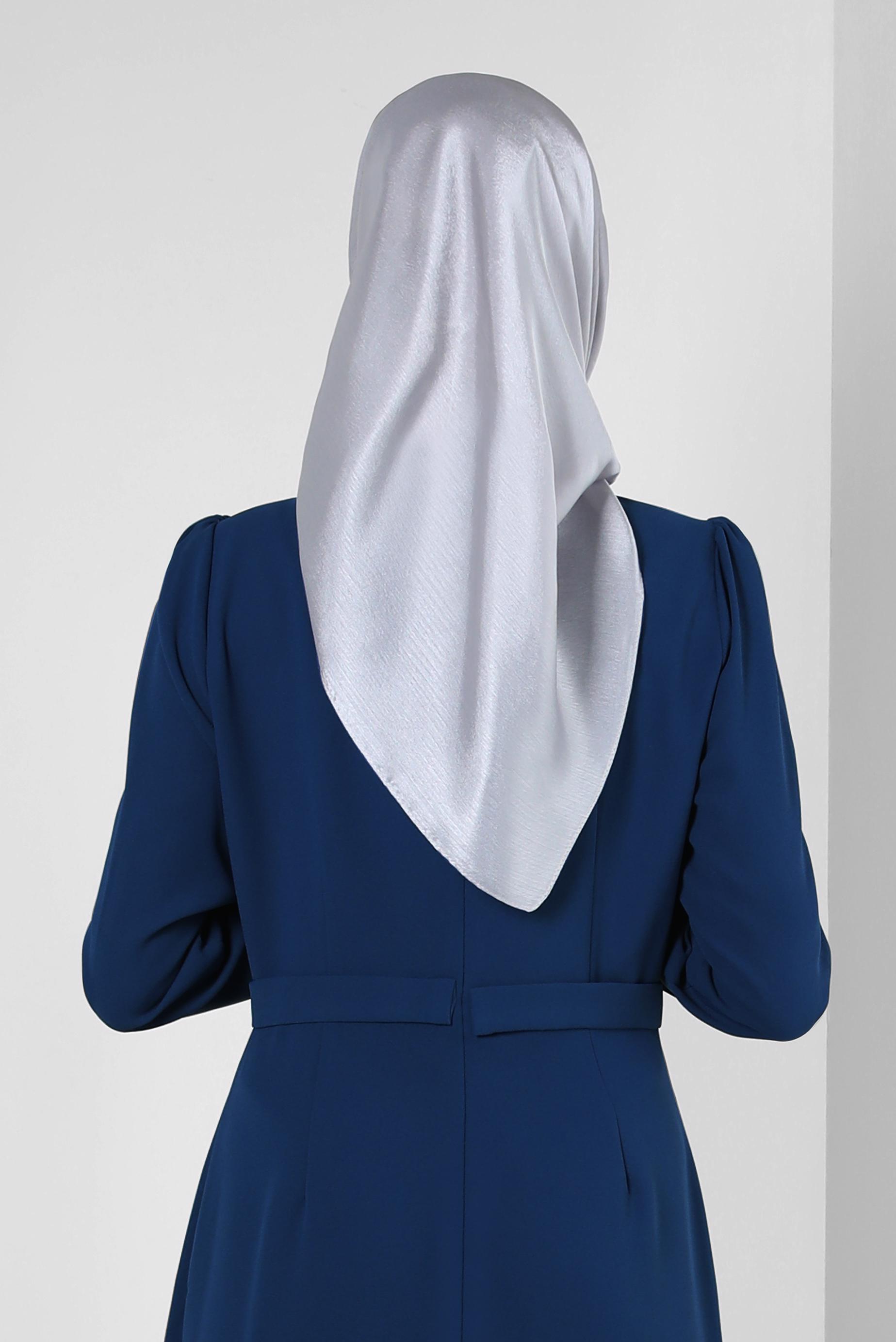 Tesettür giyim GÜMÜŞ ALVİNA JANJANLI EŞARP 8255