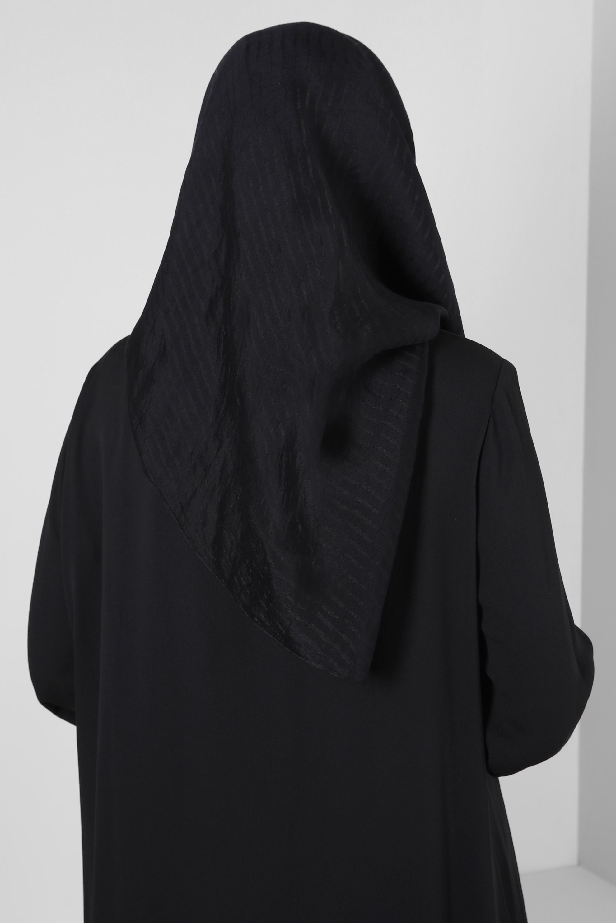 Tesettür giyim SİYAH ALVİNA ÇİZGİ DESENLİ VİSKON EŞARP 8257