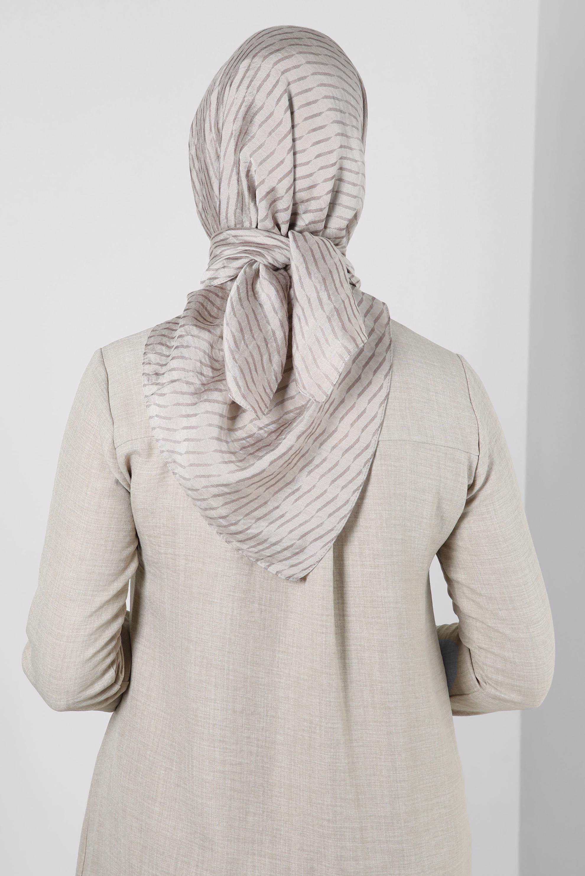 Tesettür giyim BEJ ALVİNA ÇİZGİ DESENLİ VİSKON EŞARP 8257