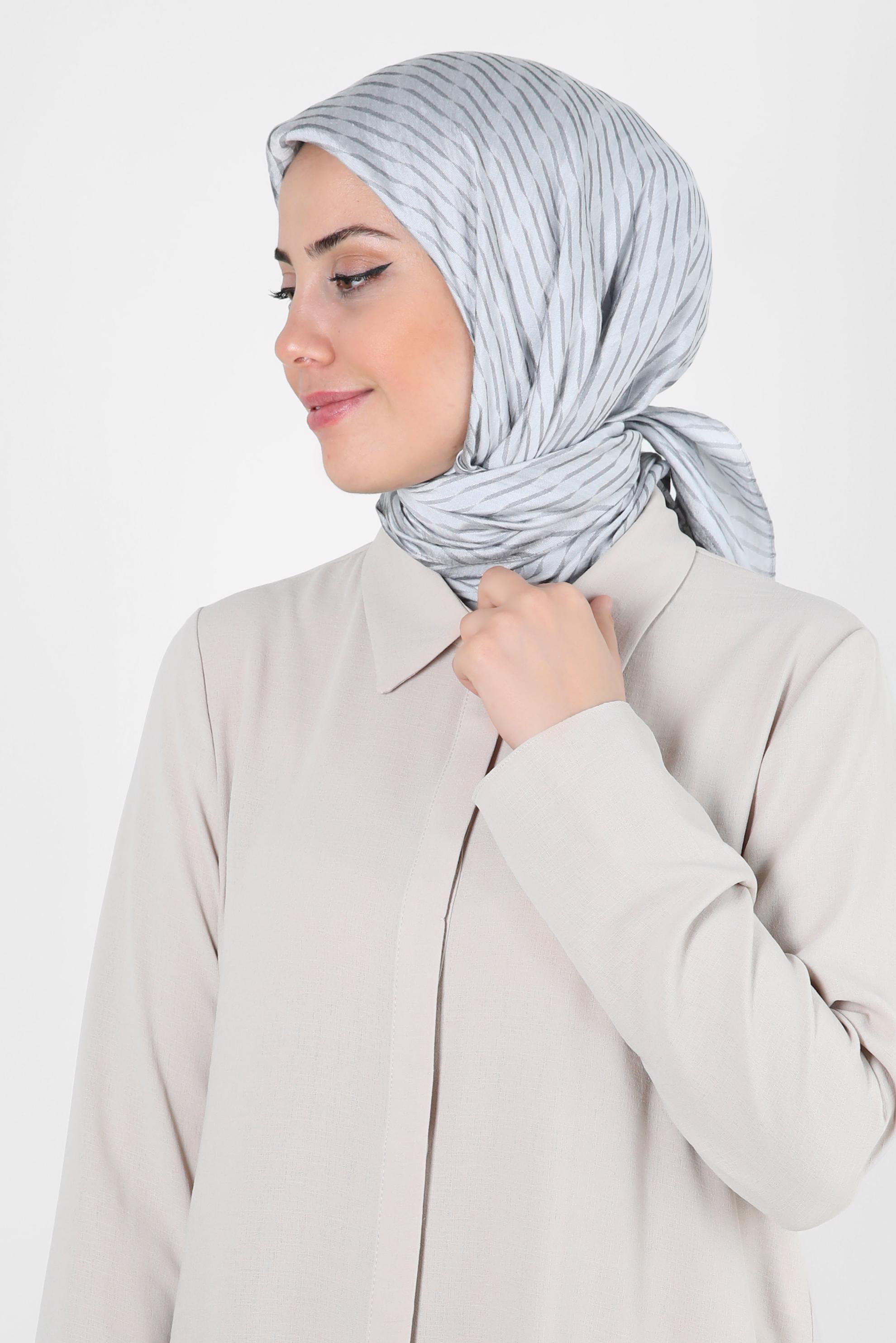 Tesettür giyim GÜMÜŞ ALVİNA ÇİZGİ DESENLİ VİSKON EŞARP 8257