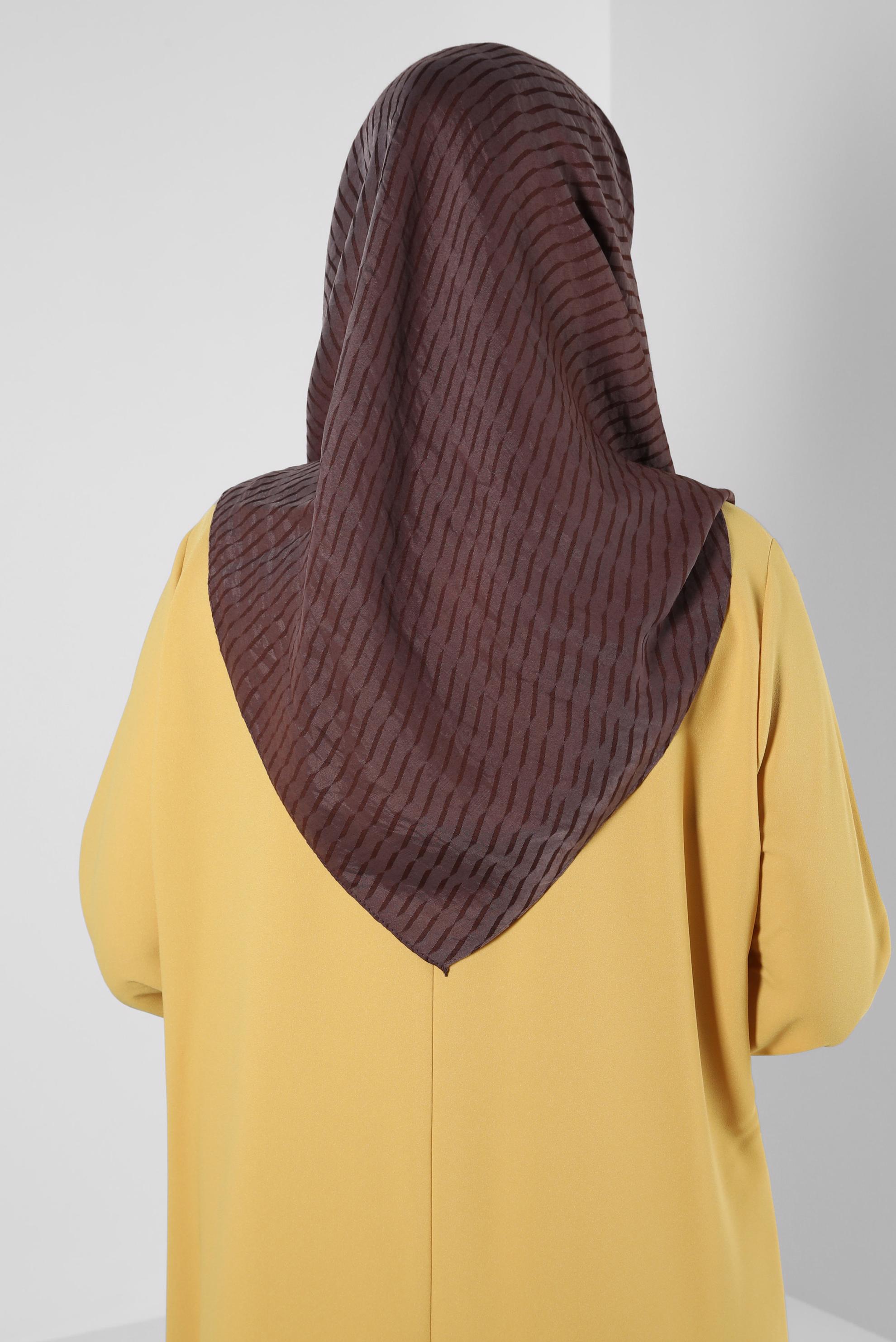 Tesettür giyim KAHVE ALVİNA ÇİZGİ DESENLİ VİSKON EŞARP 8257