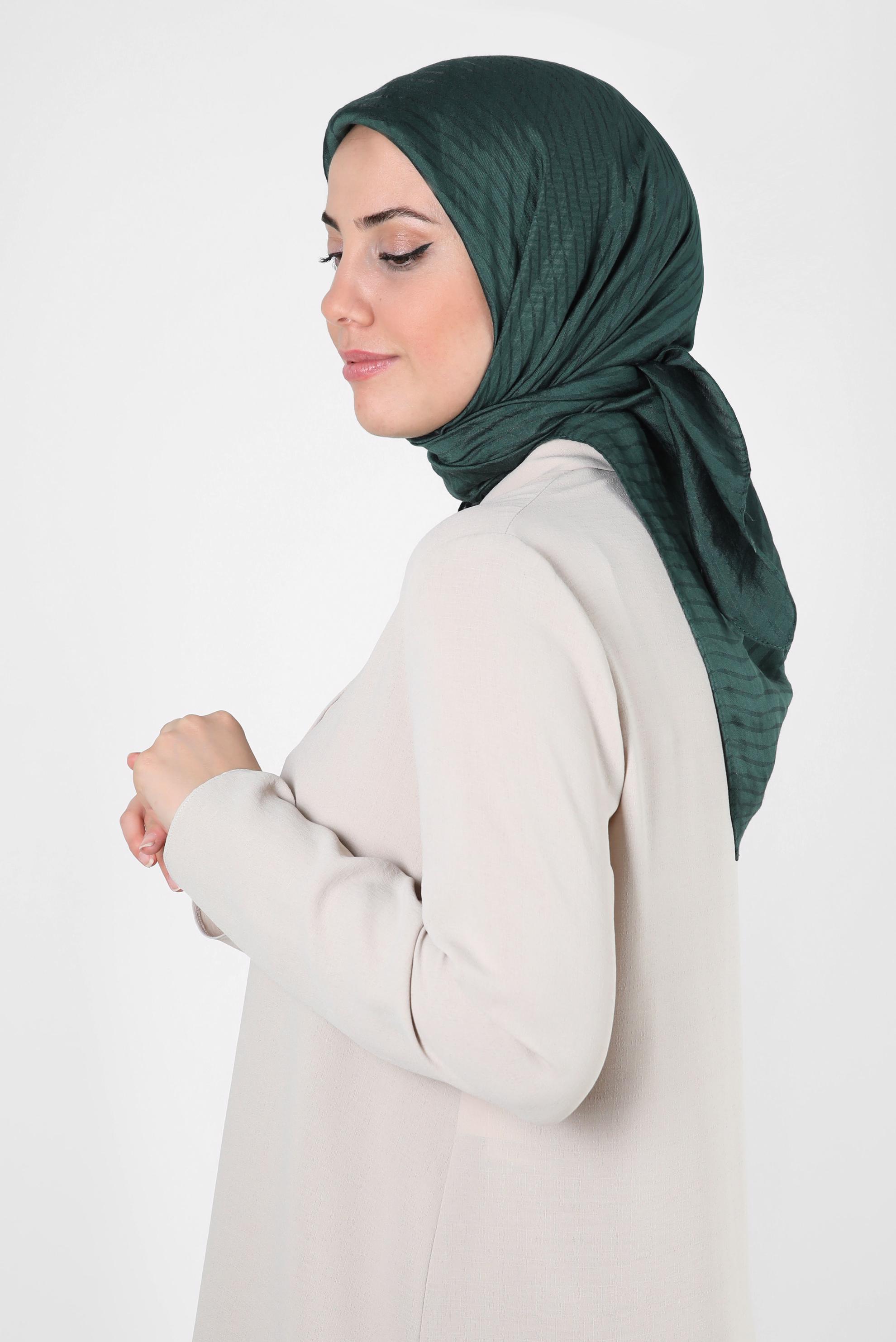 Tesettür giyim YEŞİL ALVİNA ÇİZGİ DESENLİ VİSKON EŞARP 8257