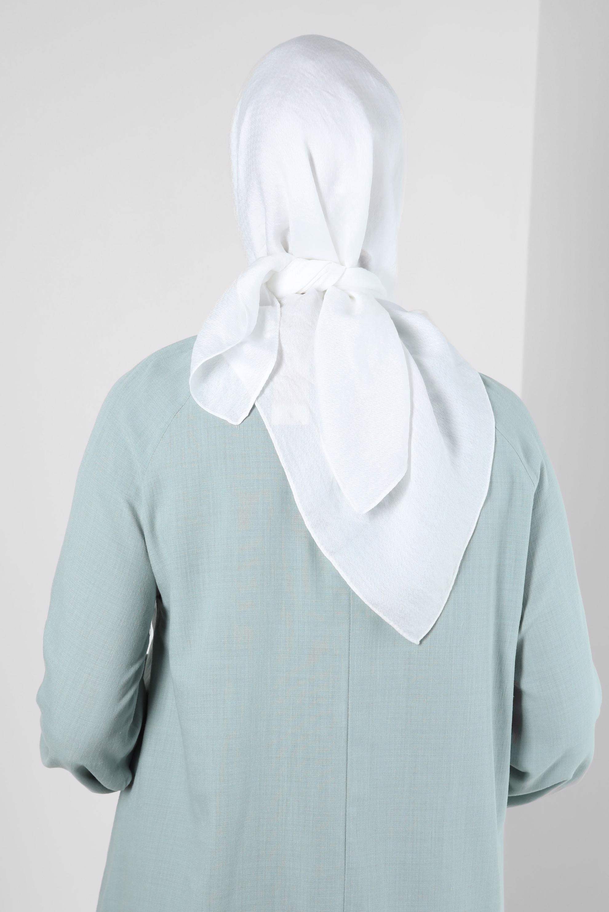 Tesettür giyim EKRU ALVİNA KAZAYAĞI DESEN VİSKON EŞARP 8259 