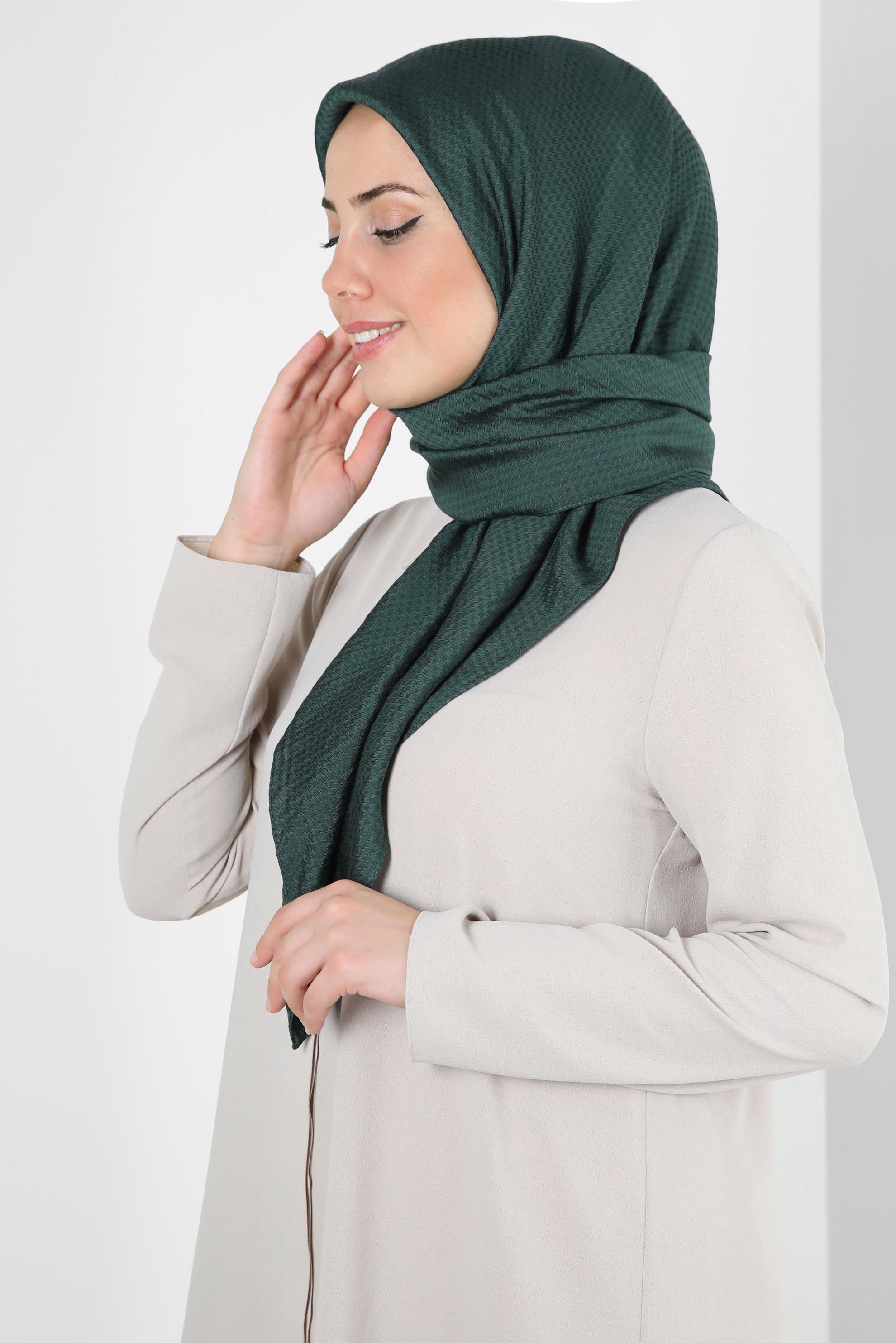 Tesettür giyim YEŞİL ALVİNA KAZAYAĞI DESEN VİSKON EŞARP 8259 