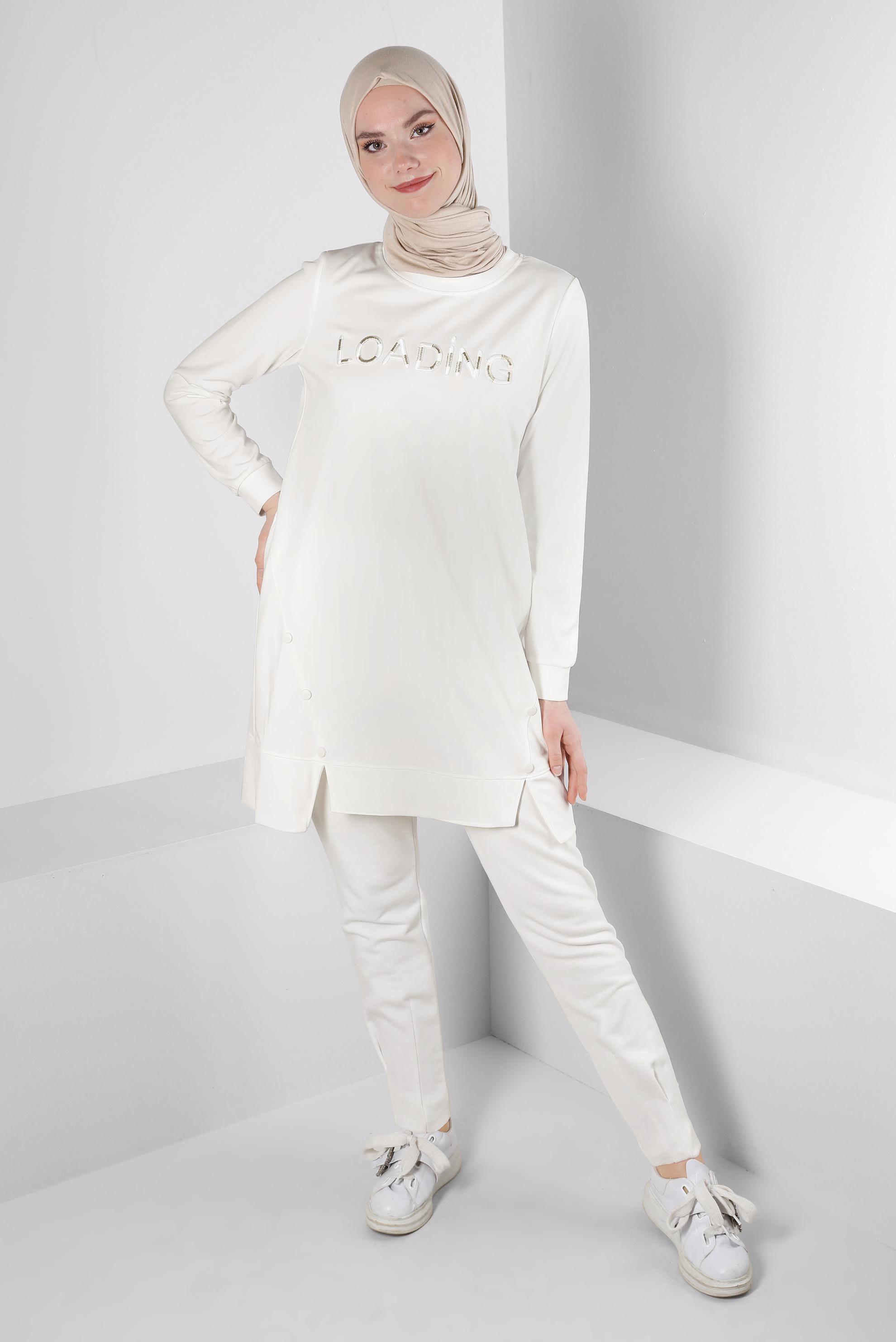Tesettür giyim BEYAZ YAZI BASKILI DÜĞME DETAYLI EŞOFMAN TUNİK 43348