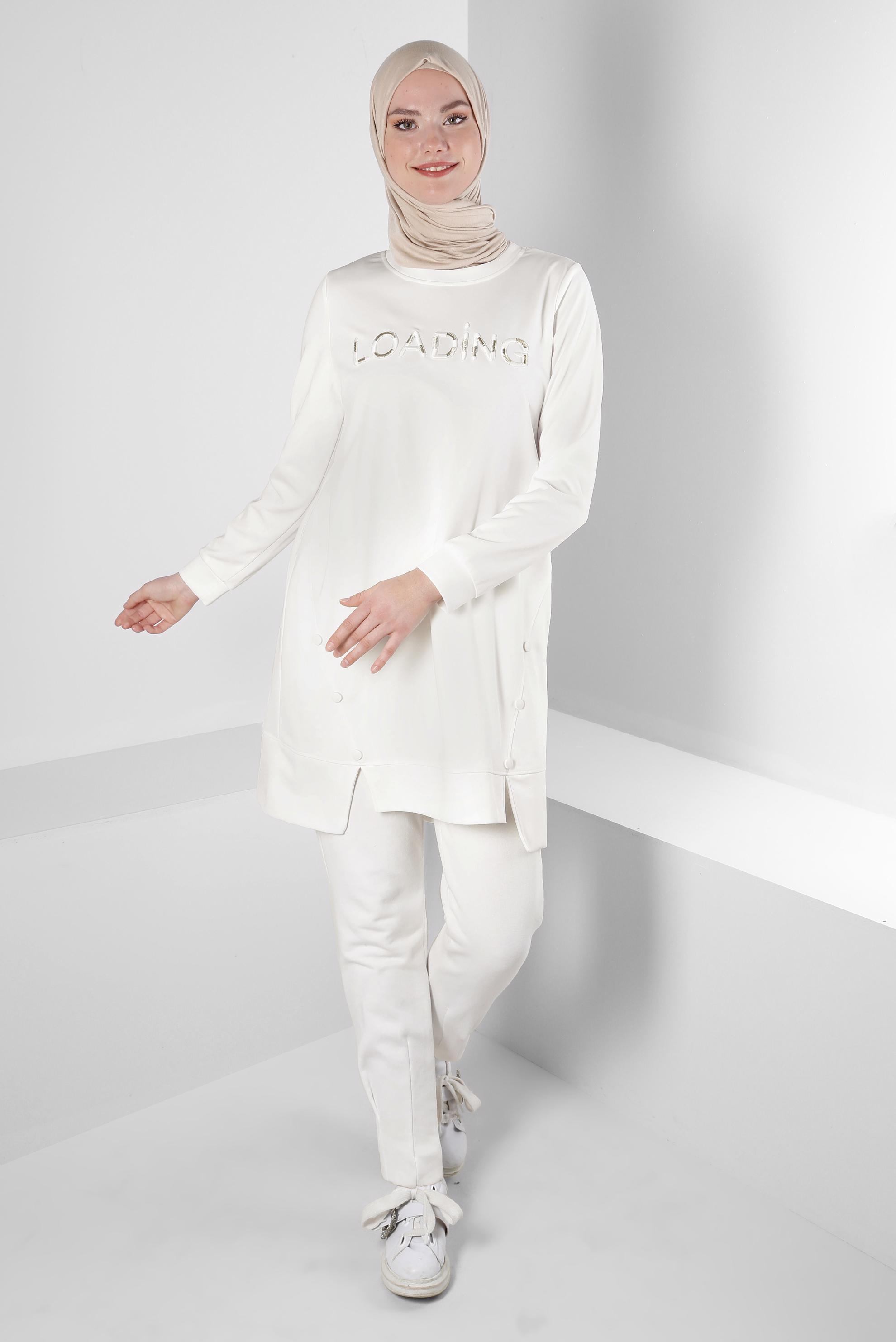 Tesettür giyim BEYAZ YAZI BASKILI DÜĞME DETAYLI EŞOFMAN TUNİK 43348
