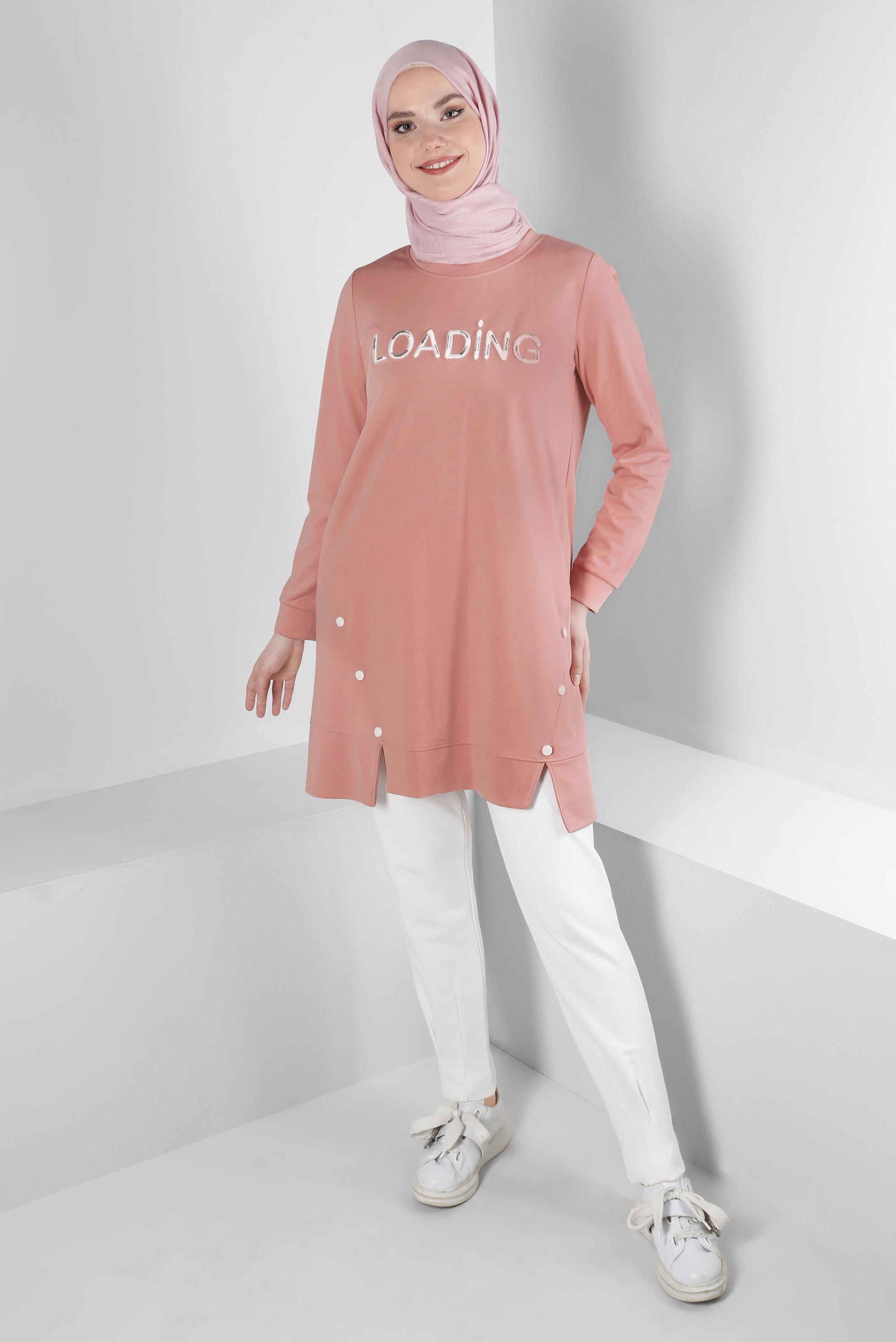 Tesettür giyim PUDRA YAZI BASKILI DÜĞME DETAYLI EŞOFMAN TUNİK 43348
