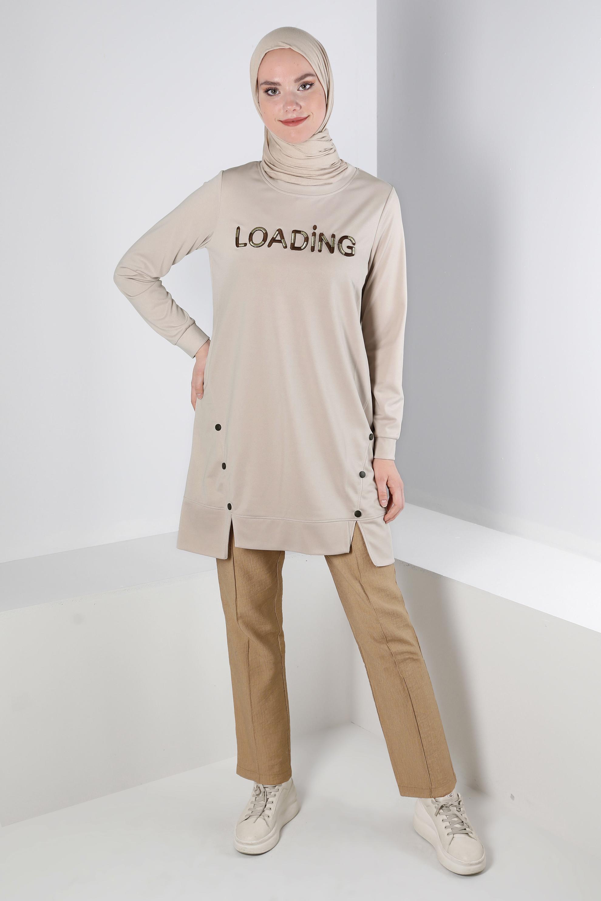 Tesettür giyim BEJ YAZI BASKILI DÜĞME DETAYLI EŞOFMAN TUNİK 43348