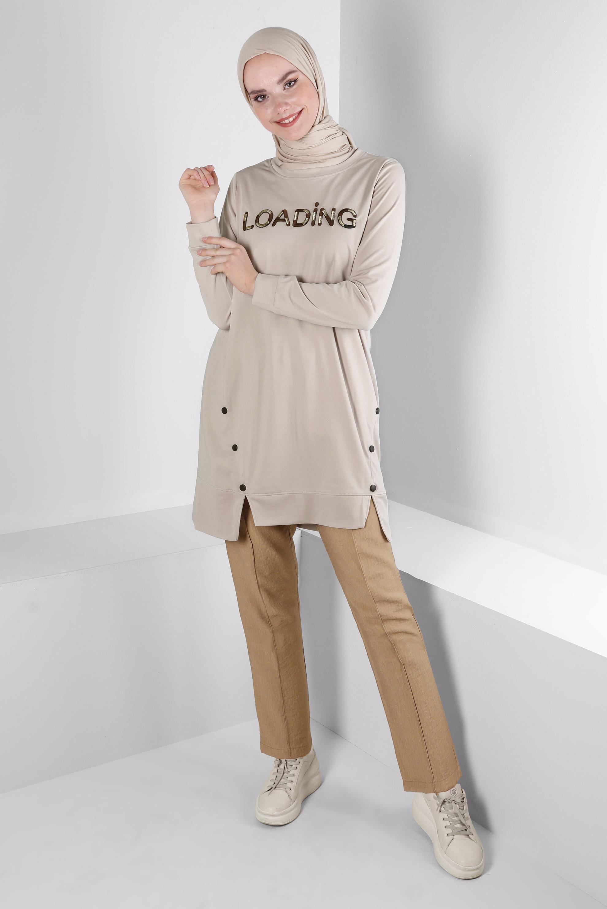 Tesettür giyim BEJ YAZI BASKILI DÜĞME DETAYLI EŞOFMAN TUNİK 43348