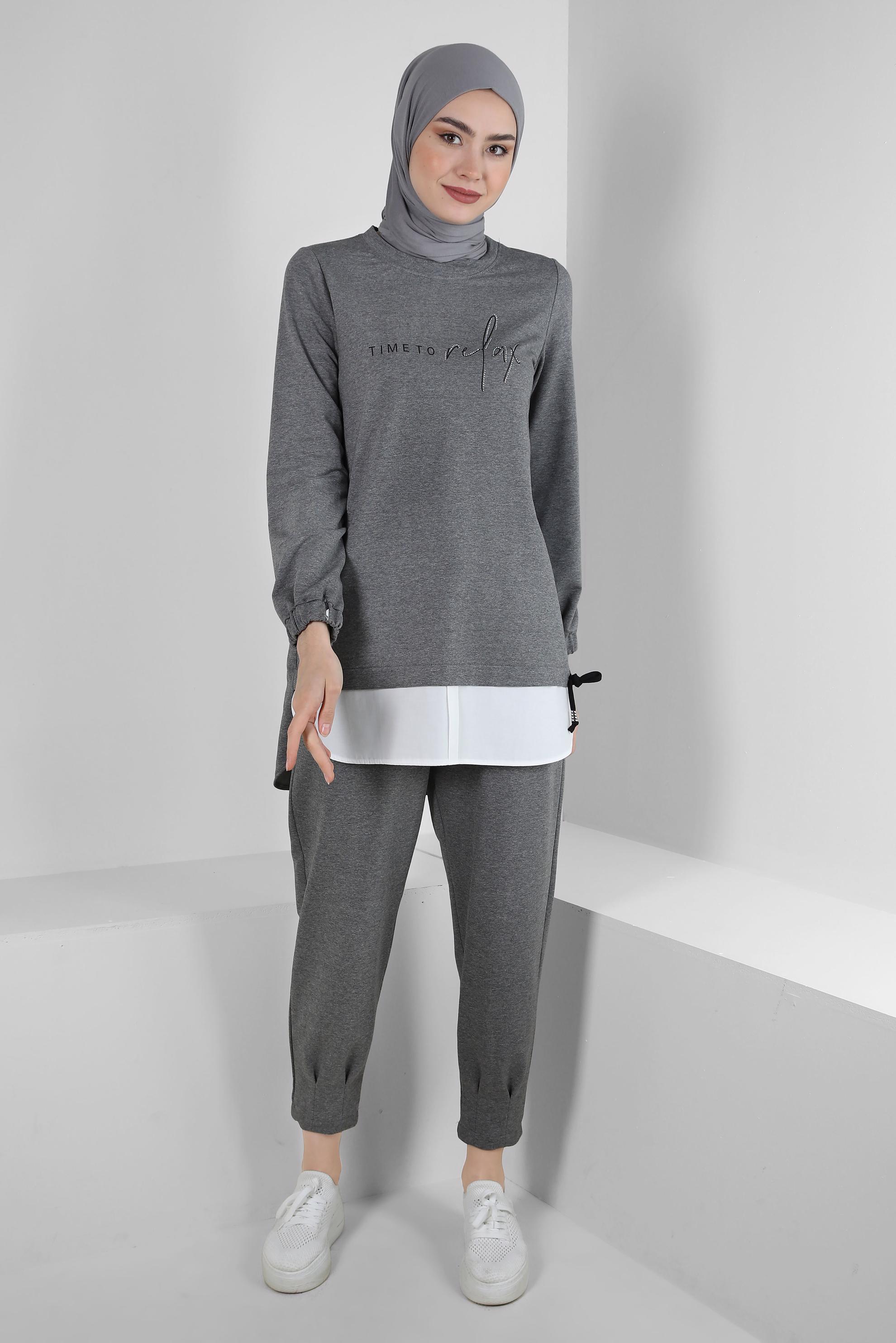 Tesettür giyim GRİ YAZI BASKILI GARNİLİ PANTOLONLU EŞOFMAN TAKIM 43351
