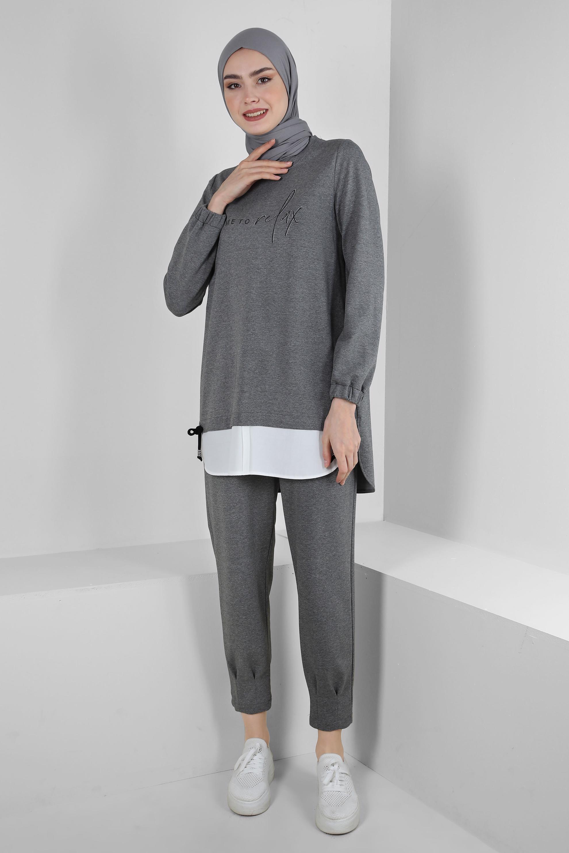 Tesettür giyim GRİ YAZI BASKILI GARNİLİ PANTOLONLU EŞOFMAN TAKIM 43351