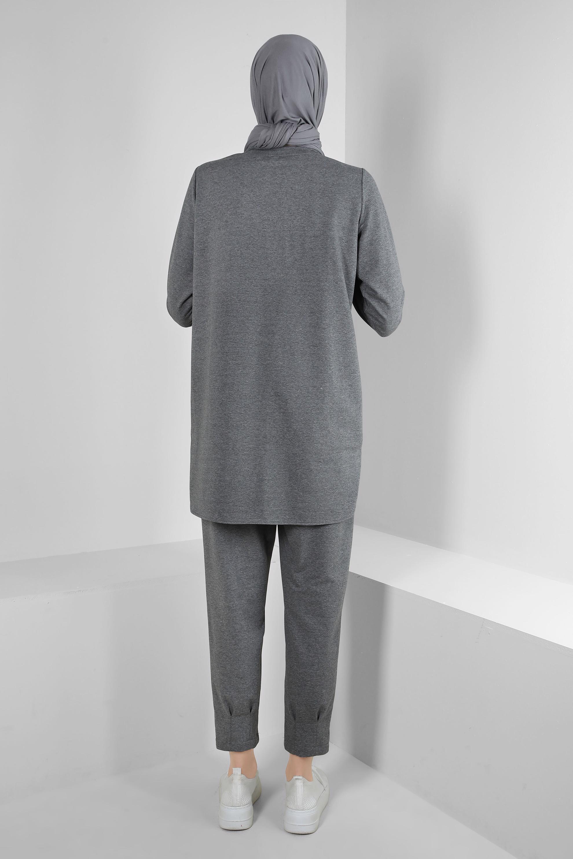 Tesettür giyim GRİ YAZI BASKILI GARNİLİ PANTOLONLU EŞOFMAN TAKIM 43351
