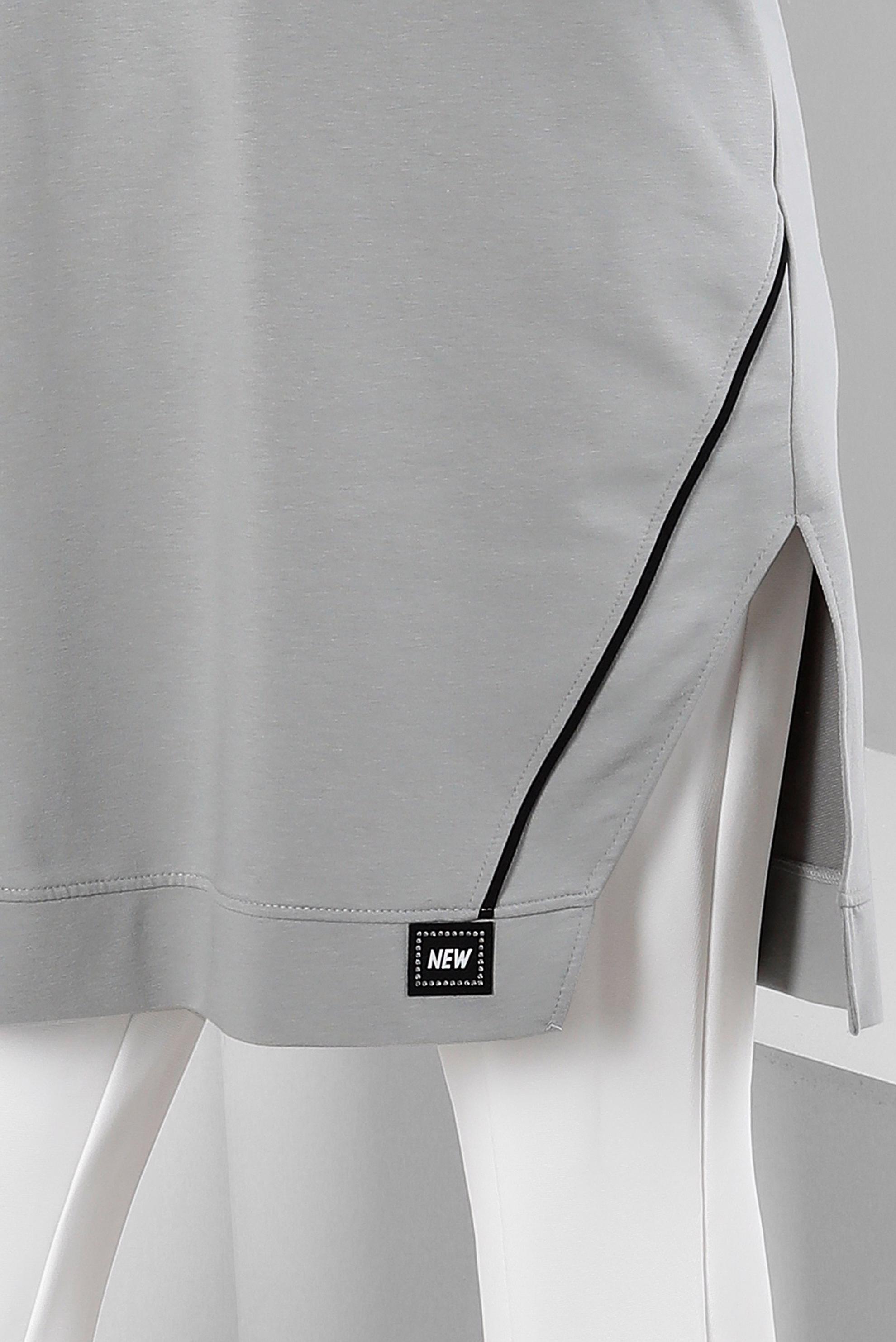 Tesettür giyim GRİ KAPÜŞONLU TAŞ BASKI DETAYLI EŞOFMAN TUNİK 43554