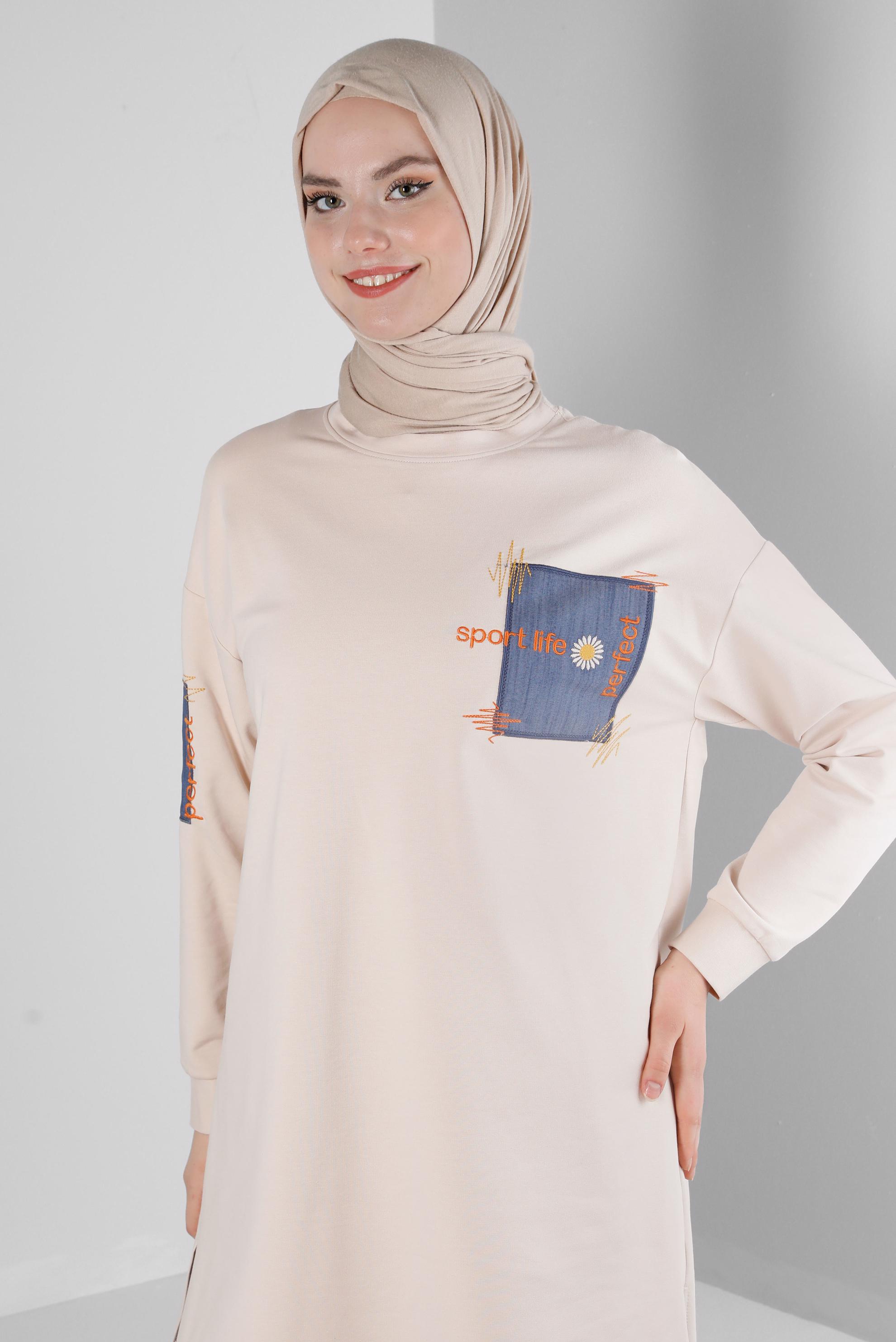 Tesettür giyim BEJ BASKILI BÜZGÜ DETAYLI EŞOFMAN TUNİK 43557