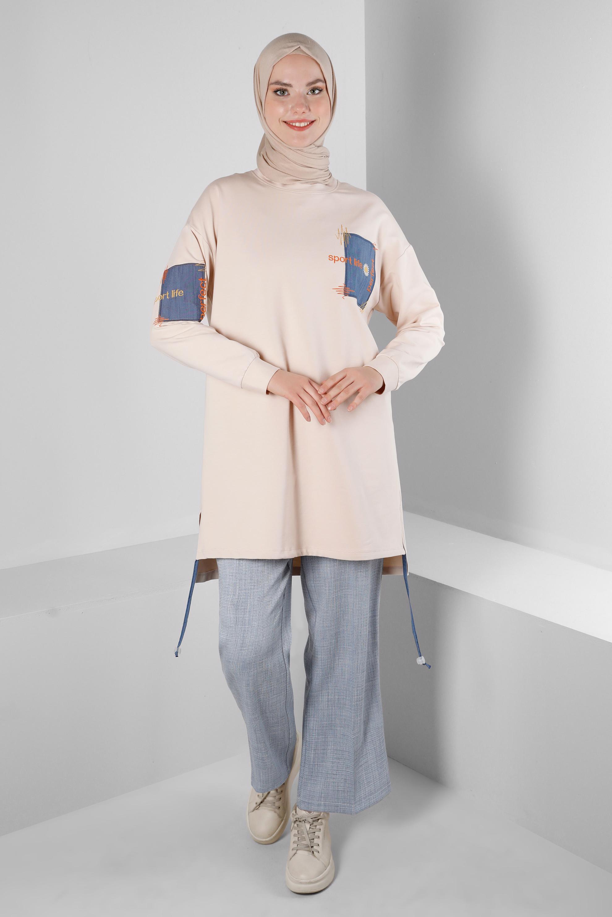 Tesettür giyim BEJ BASKILI BÜZGÜ DETAYLI EŞOFMAN TUNİK 43557